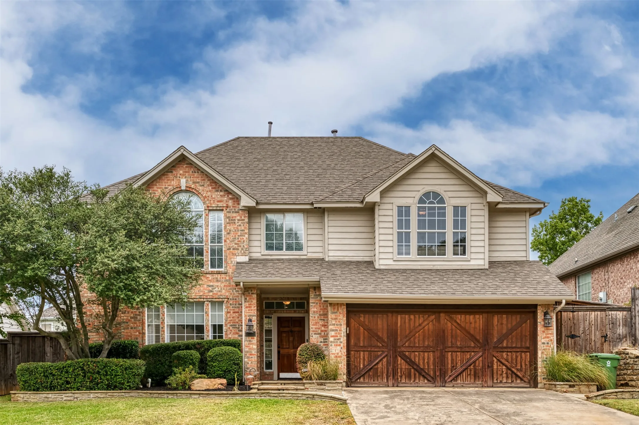 Single Family Residence For Sale in Tarrant County , 2148 Brookgate Drive, Grapevine, Texas 76051, 4 Bedroom, 3 Bathroom, 2 Garage spaces, 2,454 Sqft, built in 1994, mls#21401656, Real Estate Agent in Grapevine, Homes For Sale in Tarrant county, Homes For Sale in Grapevine, Realtor in Grapevine Texas, Real Estate Brokerage Independent Realty Texas, Luminita Cordes Realtor