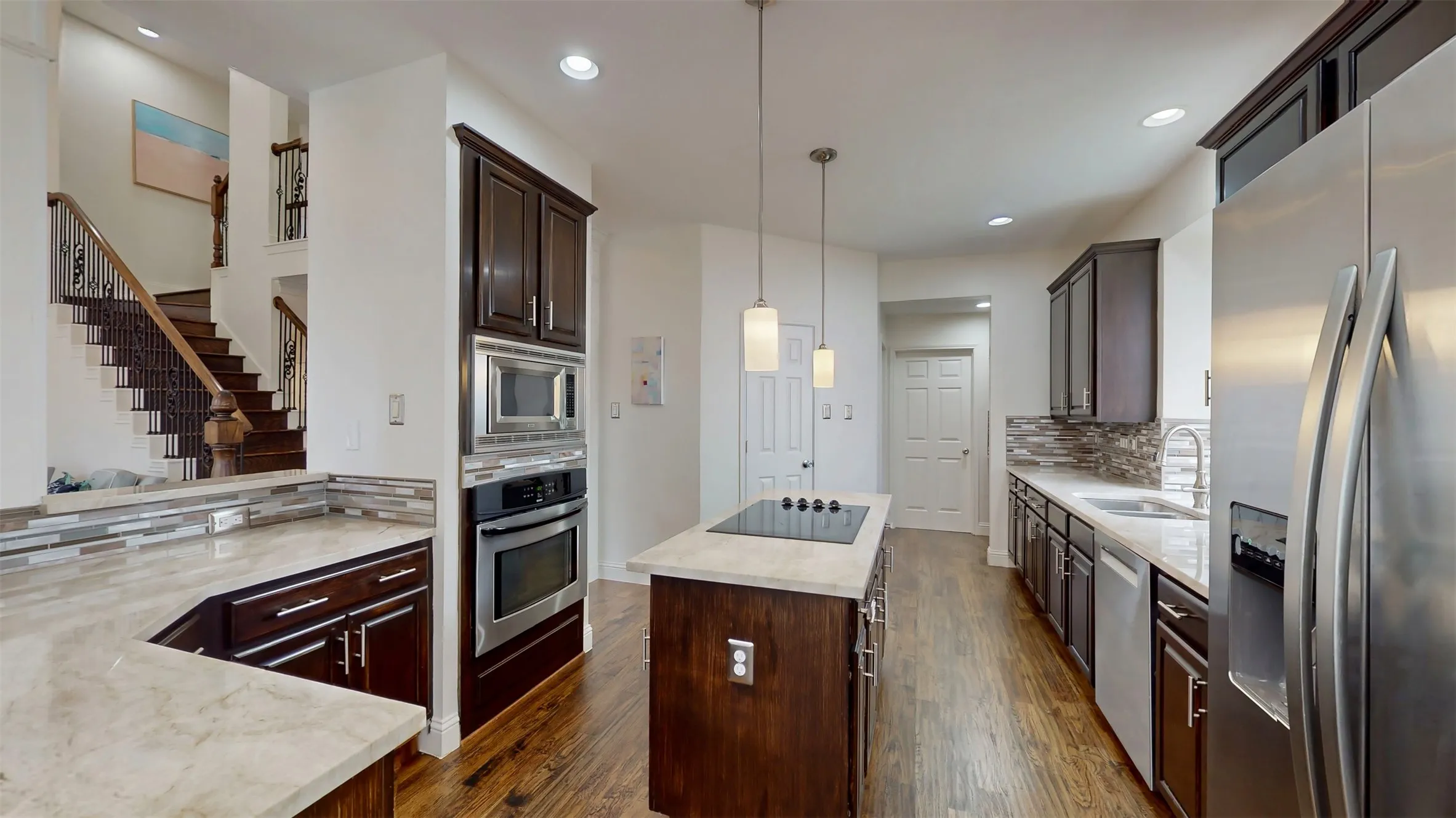 Single Family Residence For Sale in Tarrant County , 2148 Brookgate Drive, Grapevine, Texas 76051, 4 Bedroom, 3 Bathroom, 2 Garage spaces, 2,454 Sqft, built in 1994, mls#21401656, Real Estate Agent in Grapevine, Homes For Sale in Tarrant county, Homes For Sale in Grapevine, Realtor in Grapevine Texas, Real Estate Brokerage Independent Realty Texas, Luminita Cordes Realtor