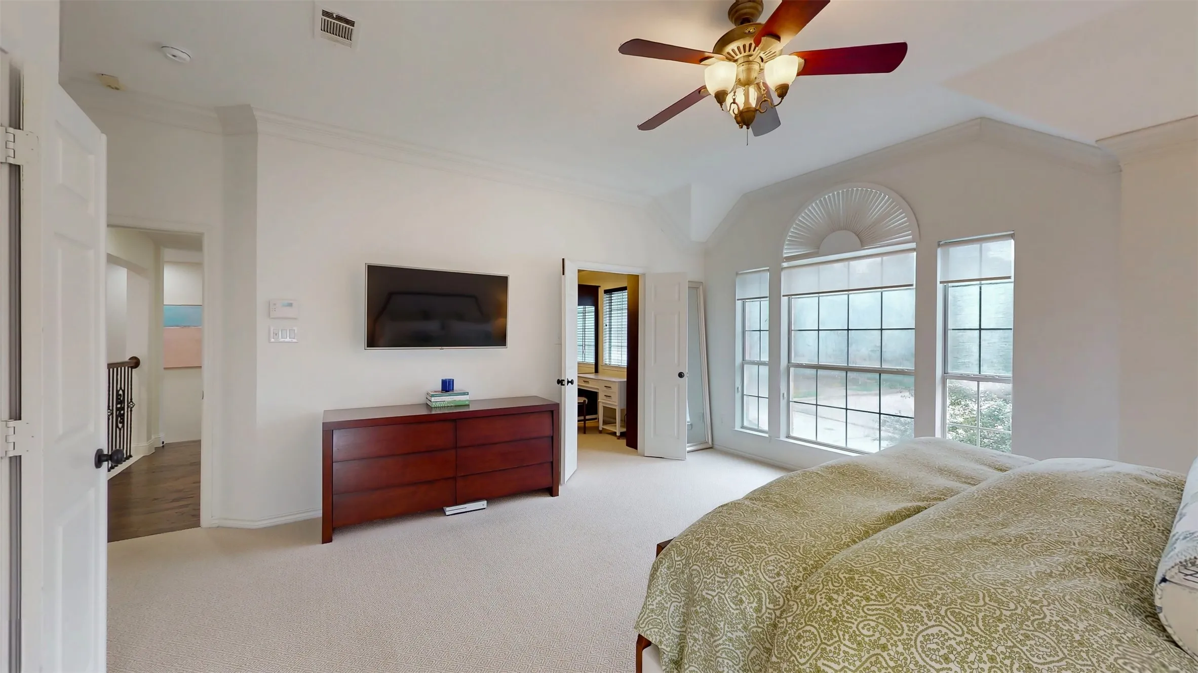 Single Family Residence For Sale in Tarrant County , 2148 Brookgate Drive, Grapevine, Texas 76051, 4 Bedroom, 3 Bathroom, 2 Garage spaces, 2,454 Sqft, built in 1994, mls#21401656, Real Estate Agent in Grapevine, Homes For Sale in Tarrant county, Homes For Sale in Grapevine, Realtor in Grapevine Texas, Real Estate Brokerage Independent Realty Texas, Luminita Cordes Realtor