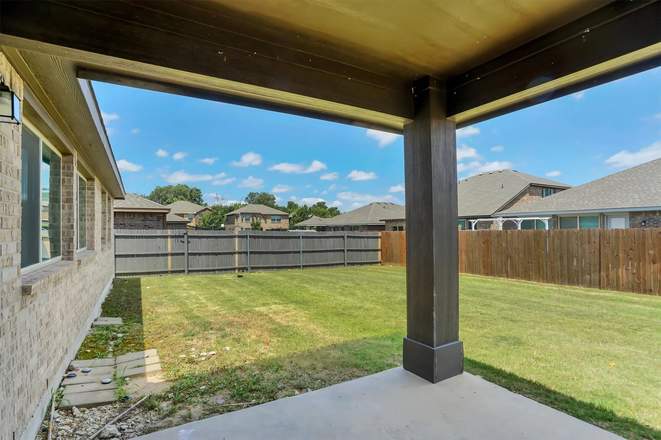 Single Family Residence For Rent in Tarrant County , 816 Oriel Circle, Fort Worth, Texas 76036, 3 Bedroom, 2 Bathroom, 2 Garage spaces, 1,540 Sqft, built in 2018, mls#21402716, Real Estate Agent in Fort Worth, Homes For Rent in Tarrant county, Homes For Rent in Fort Worth, Realtor in Fort Worth Texas, Real Estate Brokerage Independent Realty Texas, Luminita Cordes Realtor