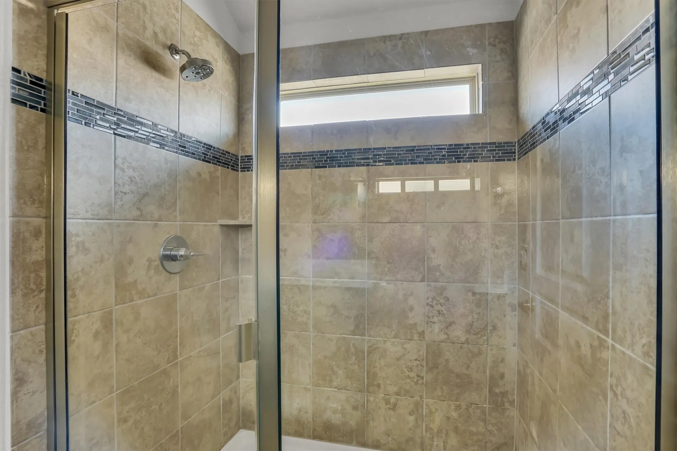 Single Family Residence For Rent in Tarrant County , 816 Oriel Circle, Fort Worth, Texas 76036, 3 Bedroom, 2 Bathroom, 2 Garage spaces, 1,540 Sqft, built in 2018, mls#21402716, Real Estate Agent in Fort Worth, Homes For Rent in Tarrant county, Homes For Rent in Fort Worth, Realtor in Fort Worth Texas, Real Estate Brokerage Independent Realty Texas, Luminita Cordes Realtor