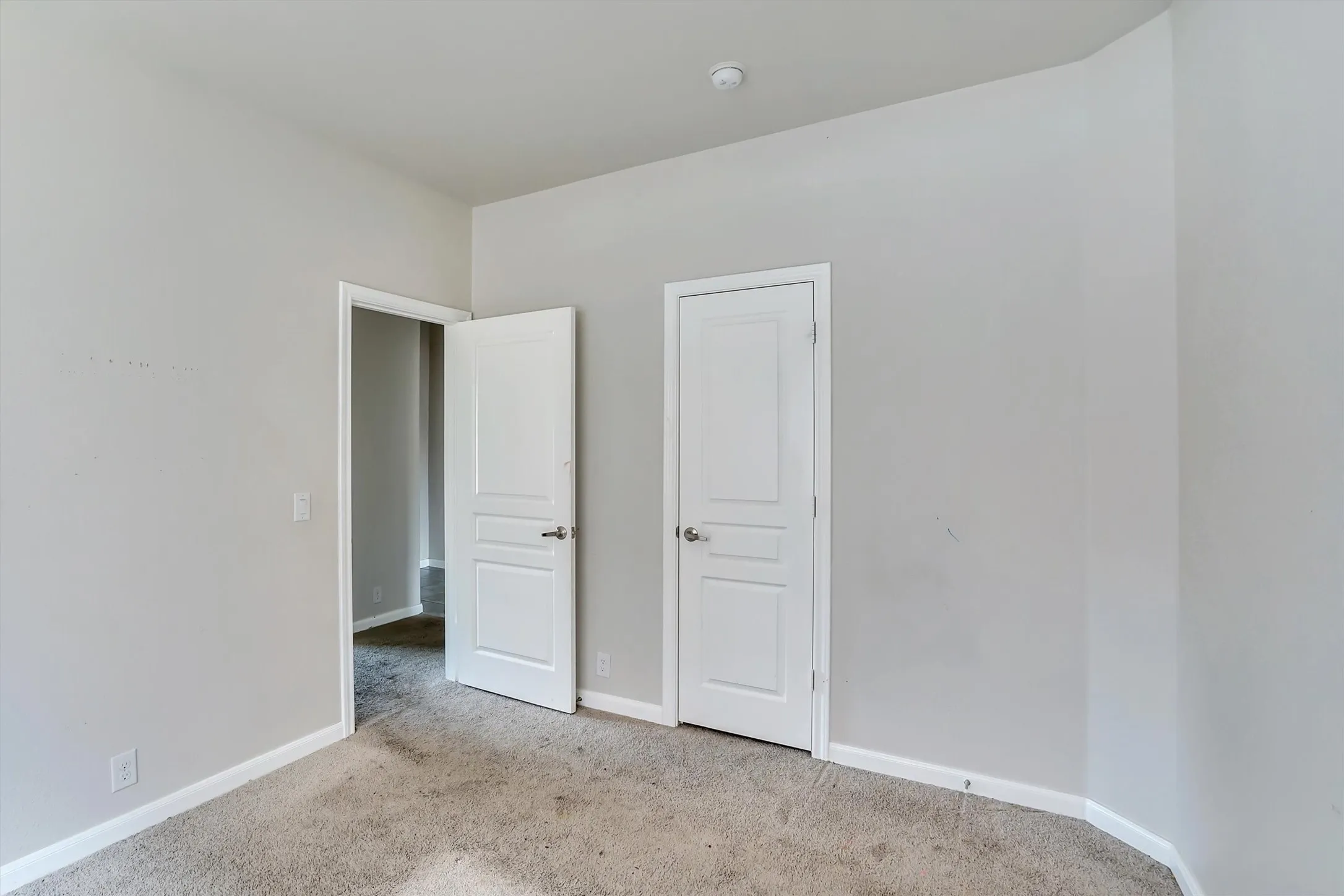 Single Family Residence For Rent in Tarrant County , 816 Oriel Circle, Fort Worth, Texas 76036, 3 Bedroom, 2 Bathroom, 2 Garage spaces, 1,540 Sqft, built in 2018, mls#21402716, Real Estate Agent in Fort Worth, Homes For Rent in Tarrant county, Homes For Rent in Fort Worth, Realtor in Fort Worth Texas, Real Estate Brokerage Independent Realty Texas, Luminita Cordes Realtor