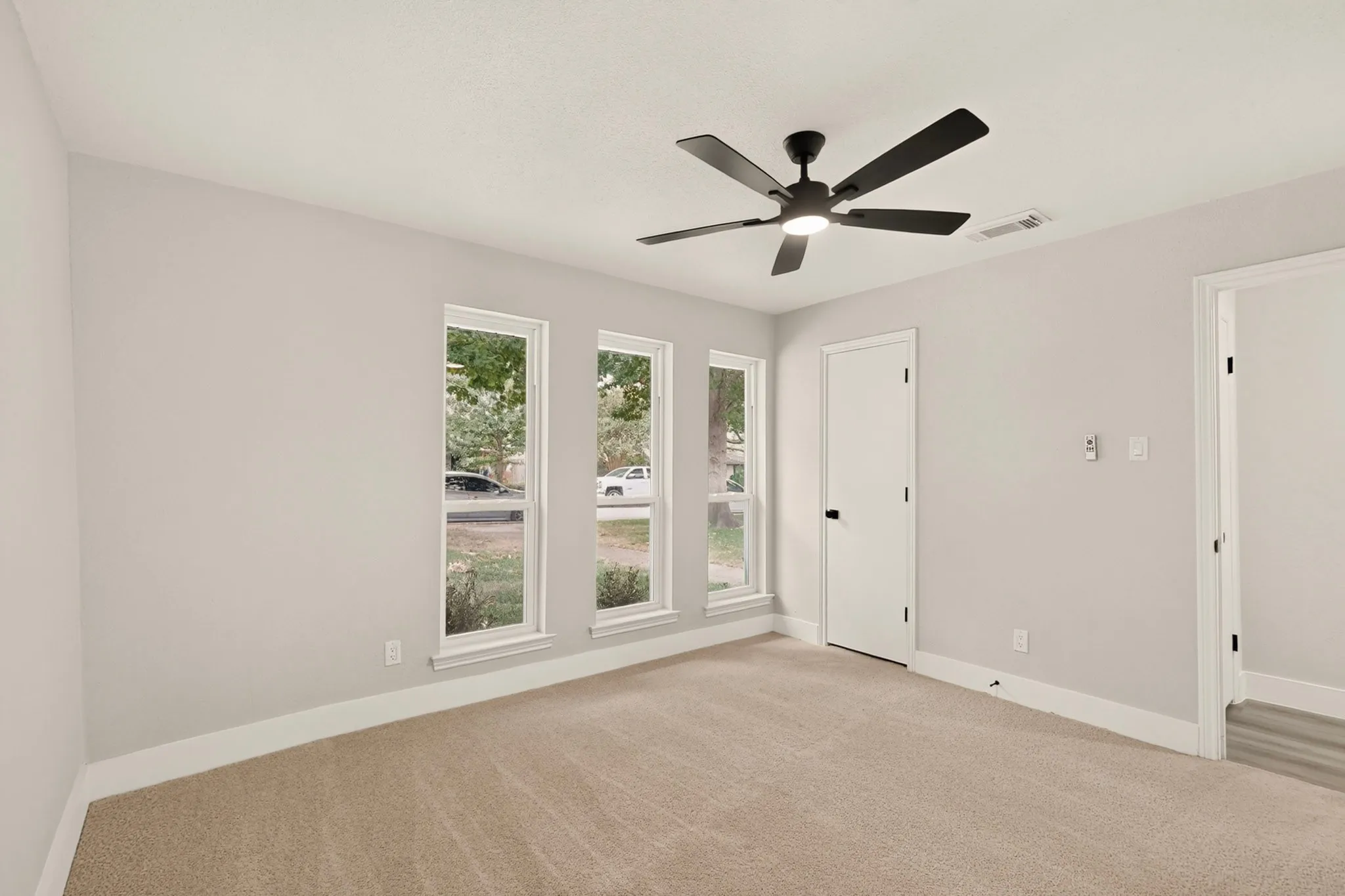 Single Family Residence For Sale in Denton County , 1331 San Antone Lane, Lewisville, Texas 75077, 5 Bedroom, 4 Bathroom, 2 Garage spaces, 2,863 Sqft, built in 1976, mls#21402645, Real Estate Agent in Lewisville, Homes For Sale in Denton county, Homes For Sale in Lewisville, Realtor in Lewisville Texas, Real Estate Brokerage Independent Realty Texas, Luminita Cordes Realtor