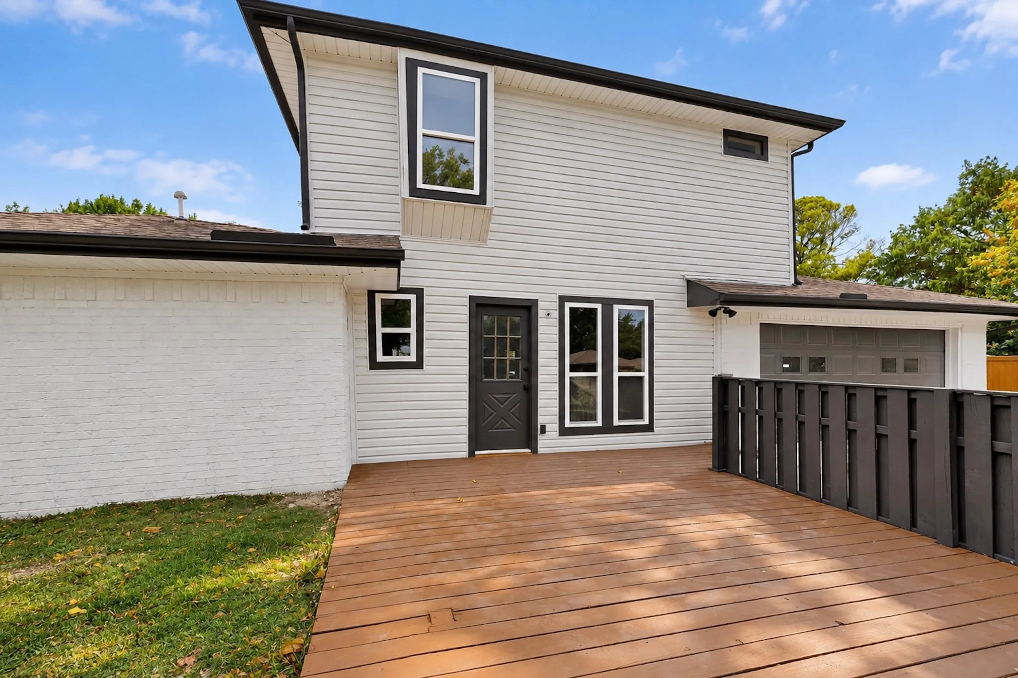 Single Family Residence For Sale in Denton County , 1331 San Antone Lane, Lewisville, Texas 75077, 5 Bedroom, 4 Bathroom, 2 Garage spaces, 2,863 Sqft, built in 1976, mls#21402645, Real Estate Agent in Lewisville, Homes For Sale in Denton county, Homes For Sale in Lewisville, Realtor in Lewisville Texas, Real Estate Brokerage Independent Realty Texas, Luminita Cordes Realtor