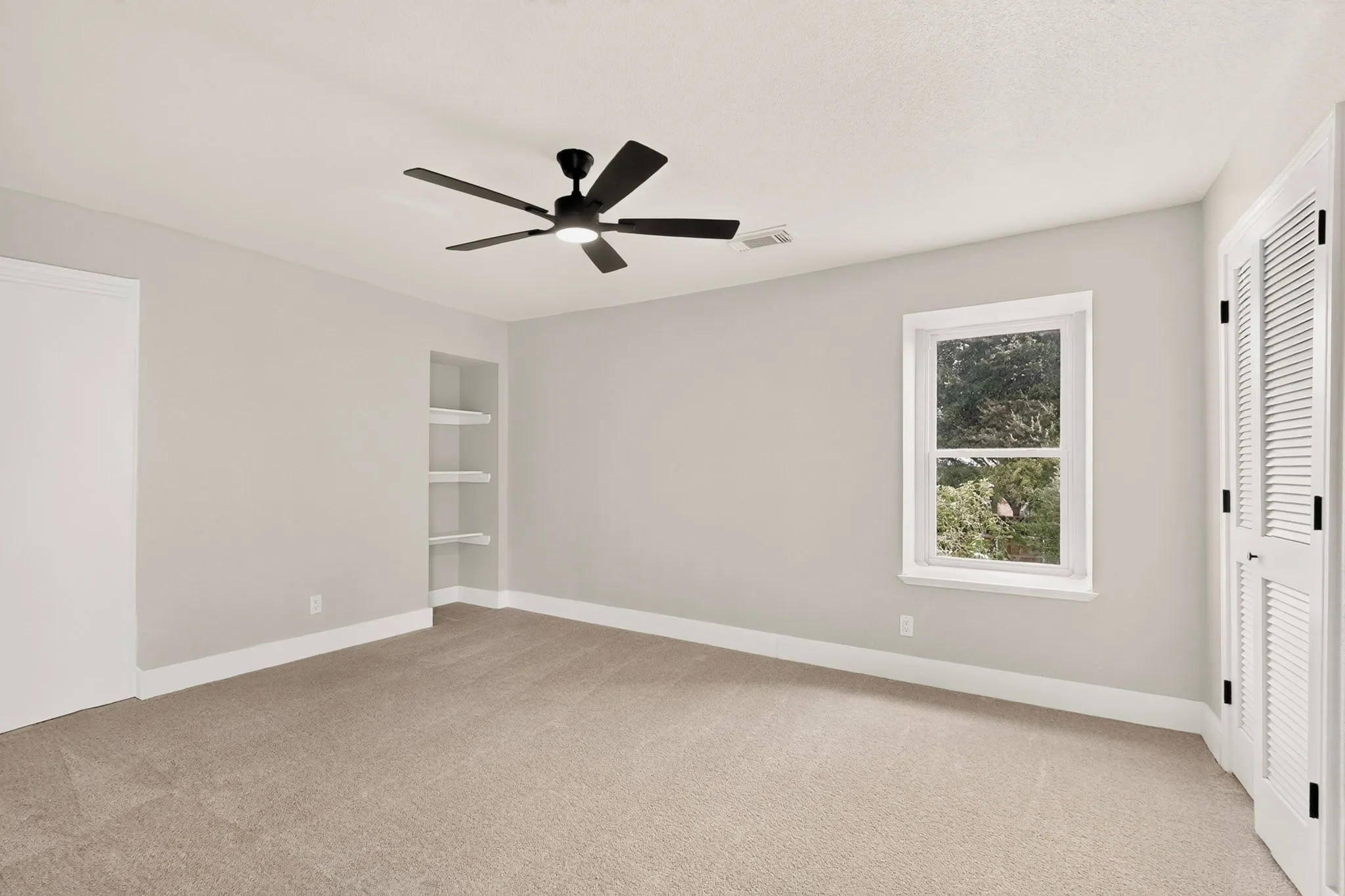 Single Family Residence For Sale in Denton County , 1331 San Antone Lane, Lewisville, Texas 75077, 5 Bedroom, 4 Bathroom, 2 Garage spaces, 2,863 Sqft, built in 1976, mls#21402645, Real Estate Agent in Lewisville, Homes For Sale in Denton county, Homes For Sale in Lewisville, Realtor in Lewisville Texas, Real Estate Brokerage Independent Realty Texas, Luminita Cordes Realtor