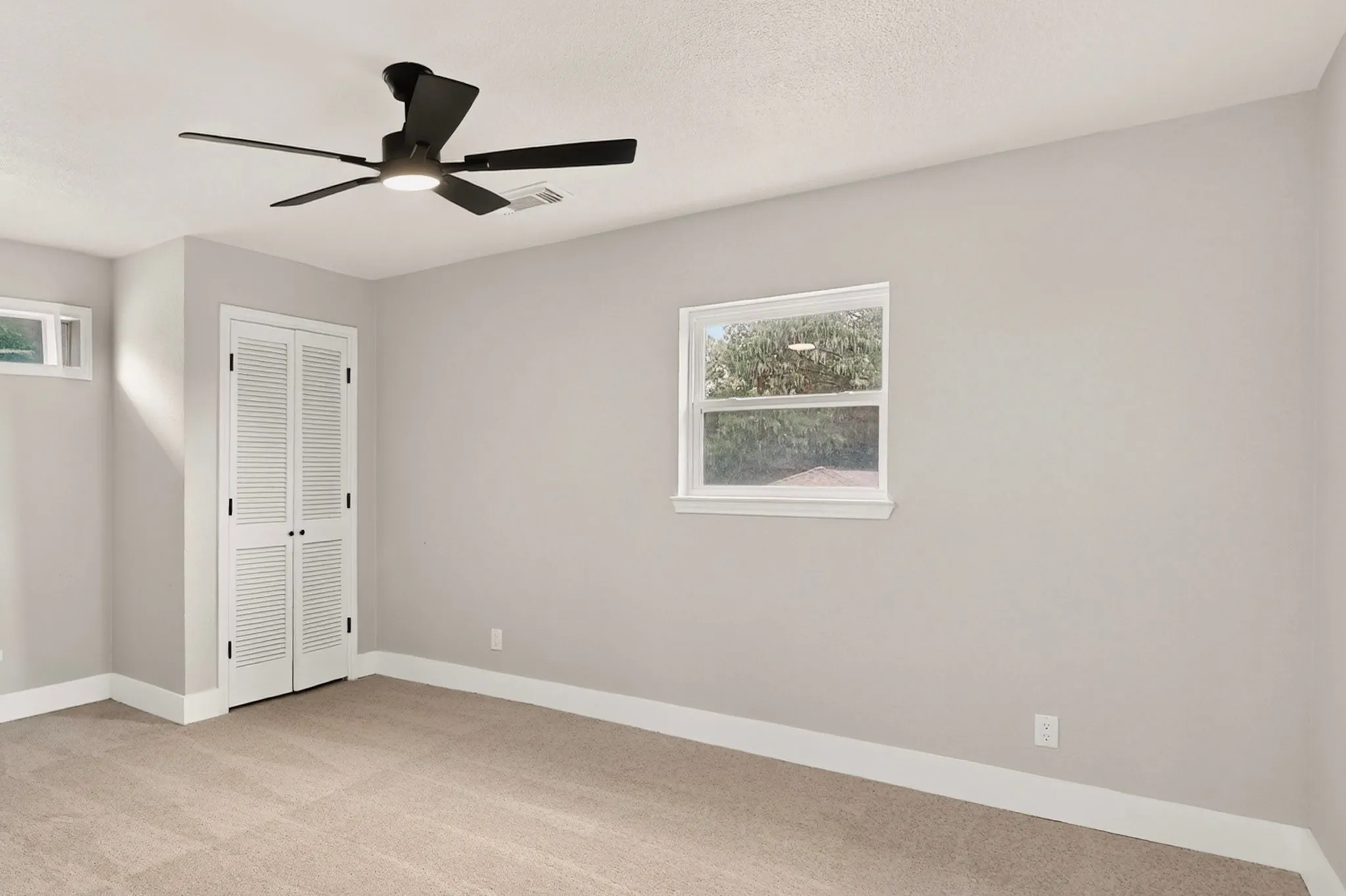 Single Family Residence For Sale in Denton County , 1331 San Antone Lane, Lewisville, Texas 75077, 5 Bedroom, 4 Bathroom, 2 Garage spaces, 2,863 Sqft, built in 1976, mls#21402645, Real Estate Agent in Lewisville, Homes For Sale in Denton county, Homes For Sale in Lewisville, Realtor in Lewisville Texas, Real Estate Brokerage Independent Realty Texas, Luminita Cordes Realtor
