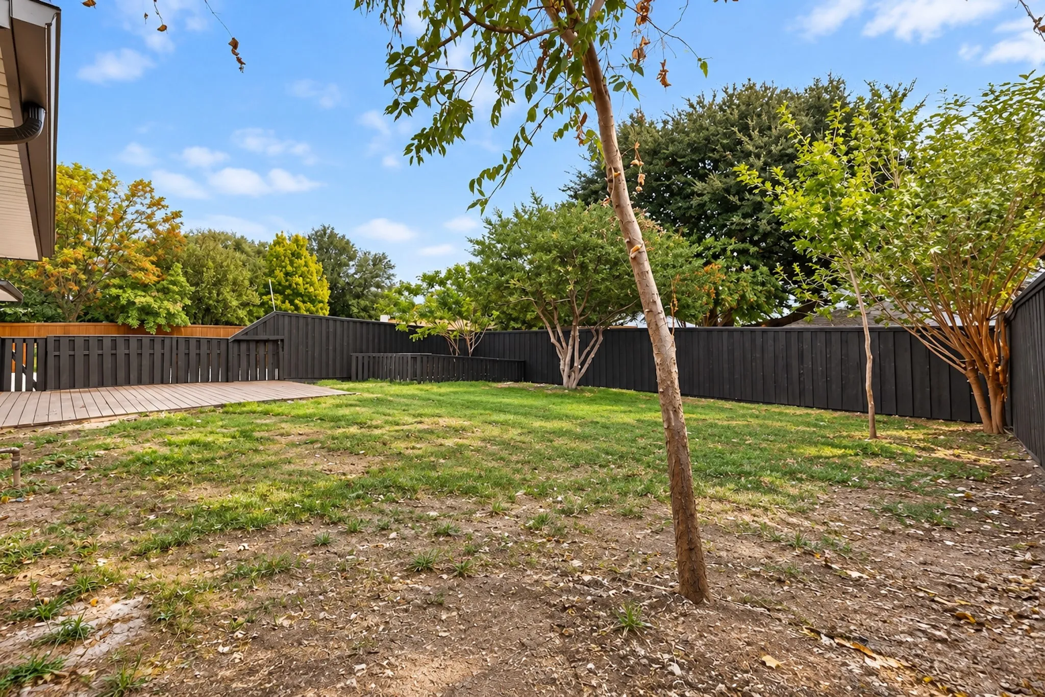 Single Family Residence For Sale in Denton County , 1331 San Antone Lane, Lewisville, Texas 75077, 5 Bedroom, 4 Bathroom, 2 Garage spaces, 2,863 Sqft, built in 1976, mls#21402645, Real Estate Agent in Lewisville, Homes For Sale in Denton county, Homes For Sale in Lewisville, Realtor in Lewisville Texas, Real Estate Brokerage Independent Realty Texas, Luminita Cordes Realtor