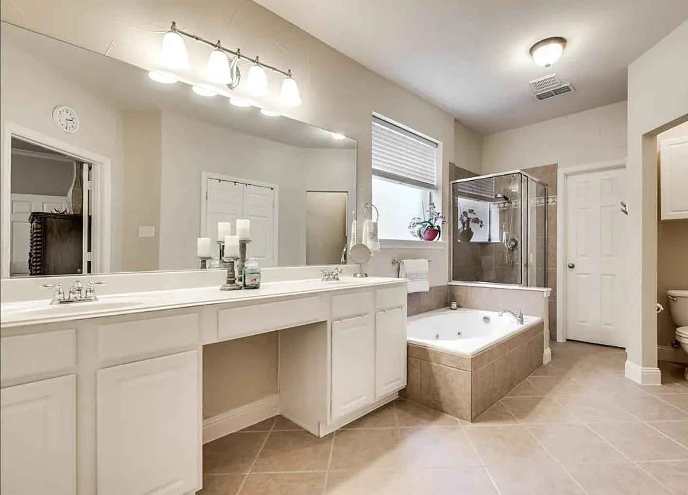 Single Family Residence For Rent in Tarrant County , 7043 Orion Drive, Grand Prairie, Texas 75054, 4 Bedroom, 3 Bathroom, 2 Garage spaces, 2,672 Sqft, built in 2006, mls#21402059, Real Estate Agent in Grand Prairie, Homes For Rent in Tarrant county, Homes For Rent in Grand Prairie, Realtor in Grand Prairie Texas, Real Estate Brokerage Independent Realty Texas, Luminita Cordes Realtor