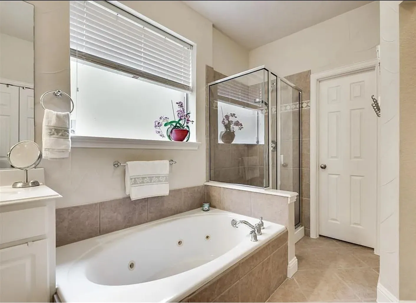 Single Family Residence For Rent in Tarrant County , 7043 Orion Drive, Grand Prairie, Texas 75054, 4 Bedroom, 3 Bathroom, 2 Garage spaces, 2,672 Sqft, built in 2006, mls#21402059, Real Estate Agent in Grand Prairie, Homes For Rent in Tarrant county, Homes For Rent in Grand Prairie, Realtor in Grand Prairie Texas, Real Estate Brokerage Independent Realty Texas, Luminita Cordes Realtor