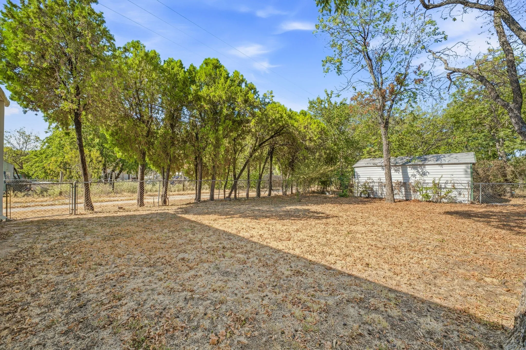 Single Family Residence For Sale in Young County , 924 4th Street, Graham, Texas 76450, 4 Bedroom, 2 Bathroom, 1 Garage spaces, 2,121 Sqft, built in 1955, mls#21399436, Real Estate Agent in Graham, Homes For Sale in Young county, Homes For Sale in Graham, Realtor in Graham Texas, Real Estate Brokerage Independent Realty Texas, Luminita Cordes Realtor