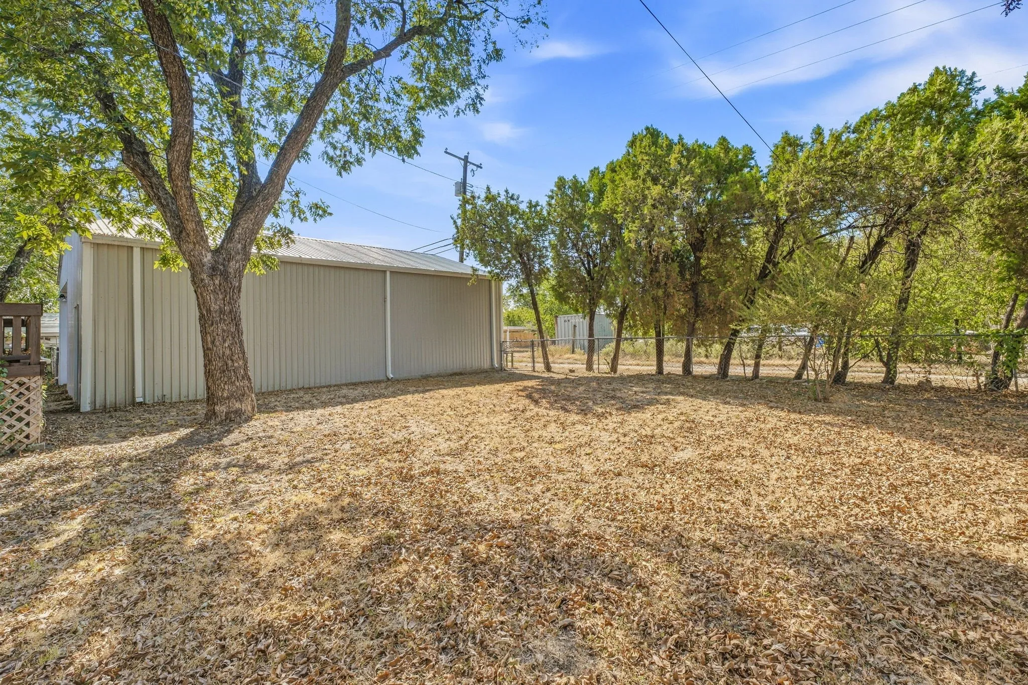 Single Family Residence For Sale in Young County , 924 4th Street, Graham, Texas 76450, 4 Bedroom, 2 Bathroom, 1 Garage spaces, 2,121 Sqft, built in 1955, mls#21399436, Real Estate Agent in Graham, Homes For Sale in Young county, Homes For Sale in Graham, Realtor in Graham Texas, Real Estate Brokerage Independent Realty Texas, Luminita Cordes Realtor