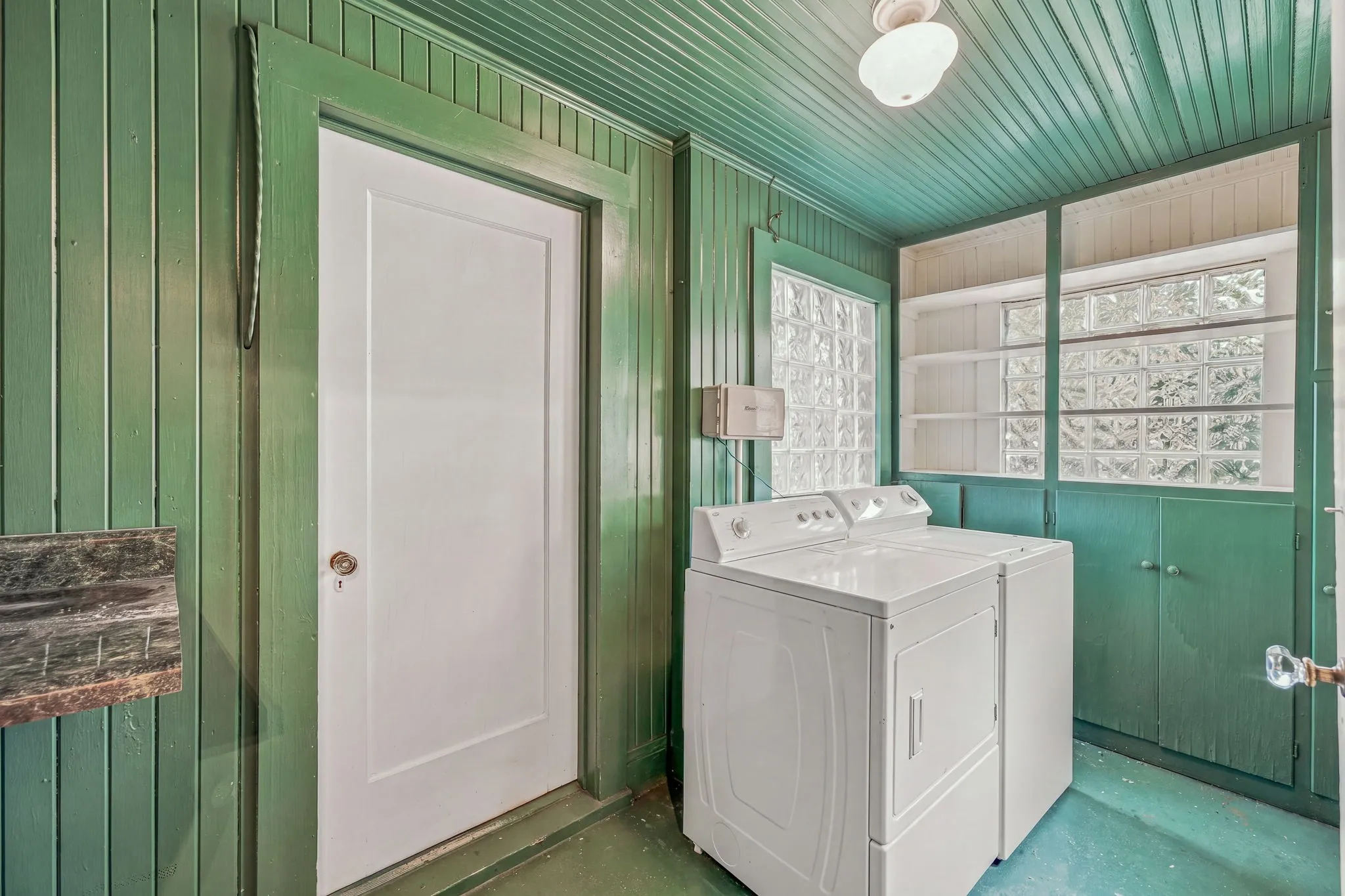 Single Family Residence For Sale in Young County , 924 4th Street, Graham, Texas 76450, 4 Bedroom, 2 Bathroom, 1 Garage spaces, 2,121 Sqft, built in 1955, mls#21399436, Real Estate Agent in Graham, Homes For Sale in Young county, Homes For Sale in Graham, Realtor in Graham Texas, Real Estate Brokerage Independent Realty Texas, Luminita Cordes Realtor