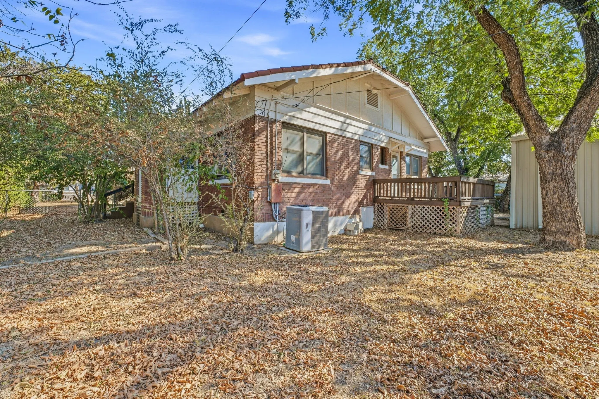 Single Family Residence For Sale in Young County , 924 4th Street, Graham, Texas 76450, 4 Bedroom, 2 Bathroom, 1 Garage spaces, 2,121 Sqft, built in 1955, mls#21399436, Real Estate Agent in Graham, Homes For Sale in Young county, Homes For Sale in Graham, Realtor in Graham Texas, Real Estate Brokerage Independent Realty Texas, Luminita Cordes Realtor