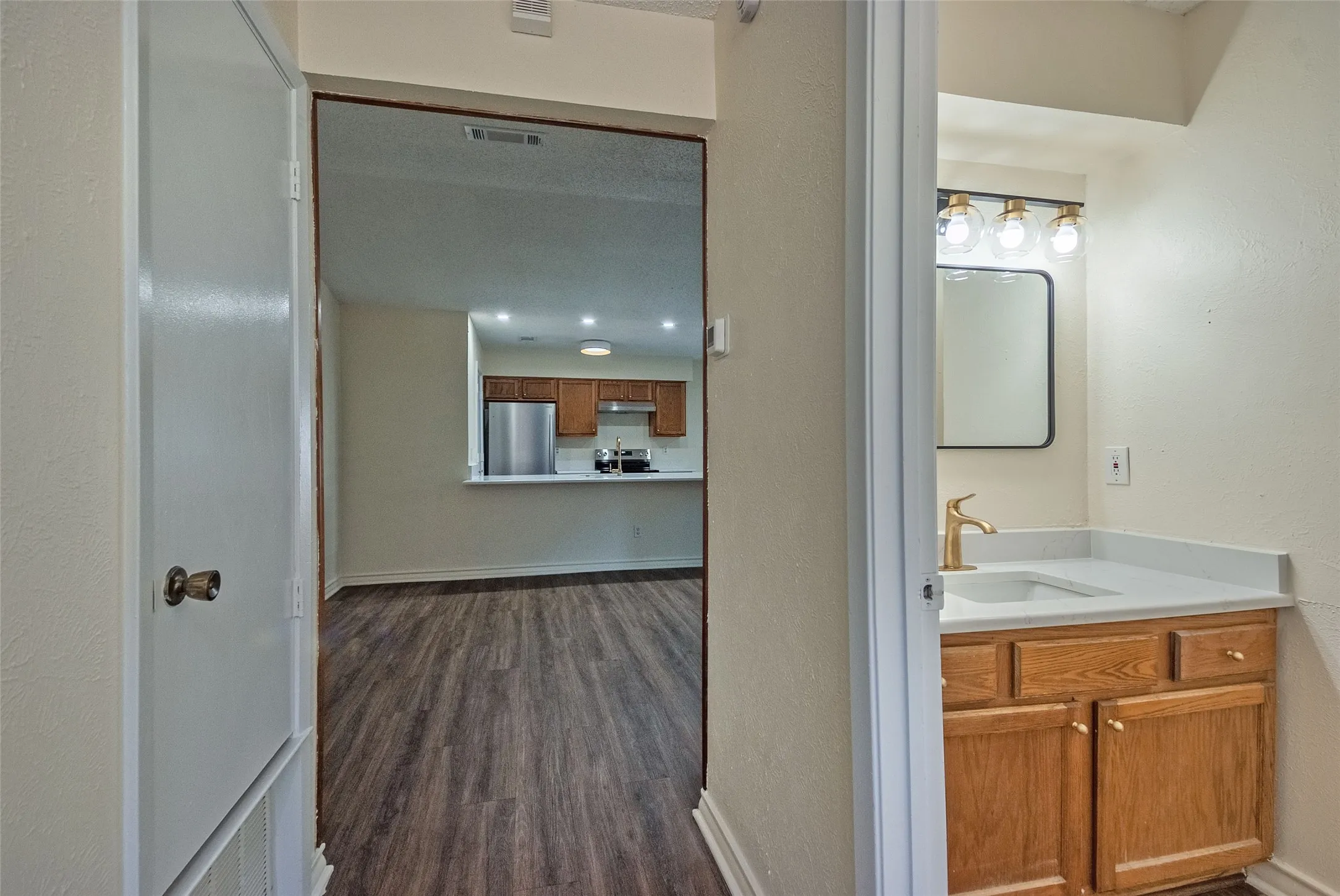 Duplex For Rent in Dallas County , 6490 Argo Street, Dallas, Texas 75214, 2 Bedroom, 2 Bathroom, 1 Garage spaces, 1,090 Sqft, built in 1983, mls#21402692, Real Estate Agent in Dallas, Homes For Rent in Dallas county, Homes For Rent in Dallas, Realtor in Dallas Texas, Real Estate Brokerage Independent Realty Texas, Luminita Cordes Realtor