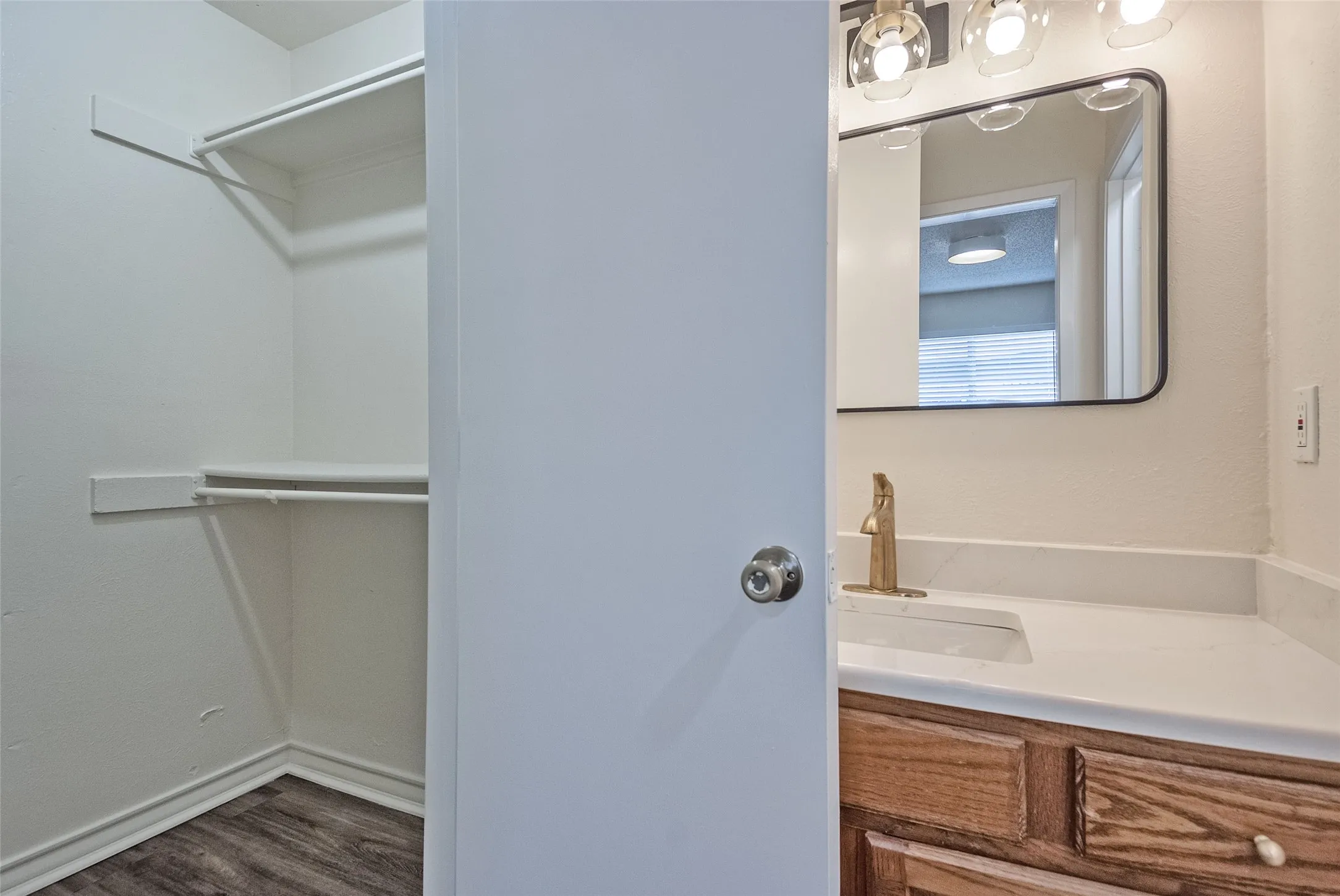 Duplex For Rent in Dallas County , 6490 Argo Street, Dallas, Texas 75214, 2 Bedroom, 2 Bathroom, 1 Garage spaces, 1,090 Sqft, built in 1983, mls#21402692, Real Estate Agent in Dallas, Homes For Rent in Dallas county, Homes For Rent in Dallas, Realtor in Dallas Texas, Real Estate Brokerage Independent Realty Texas, Luminita Cordes Realtor