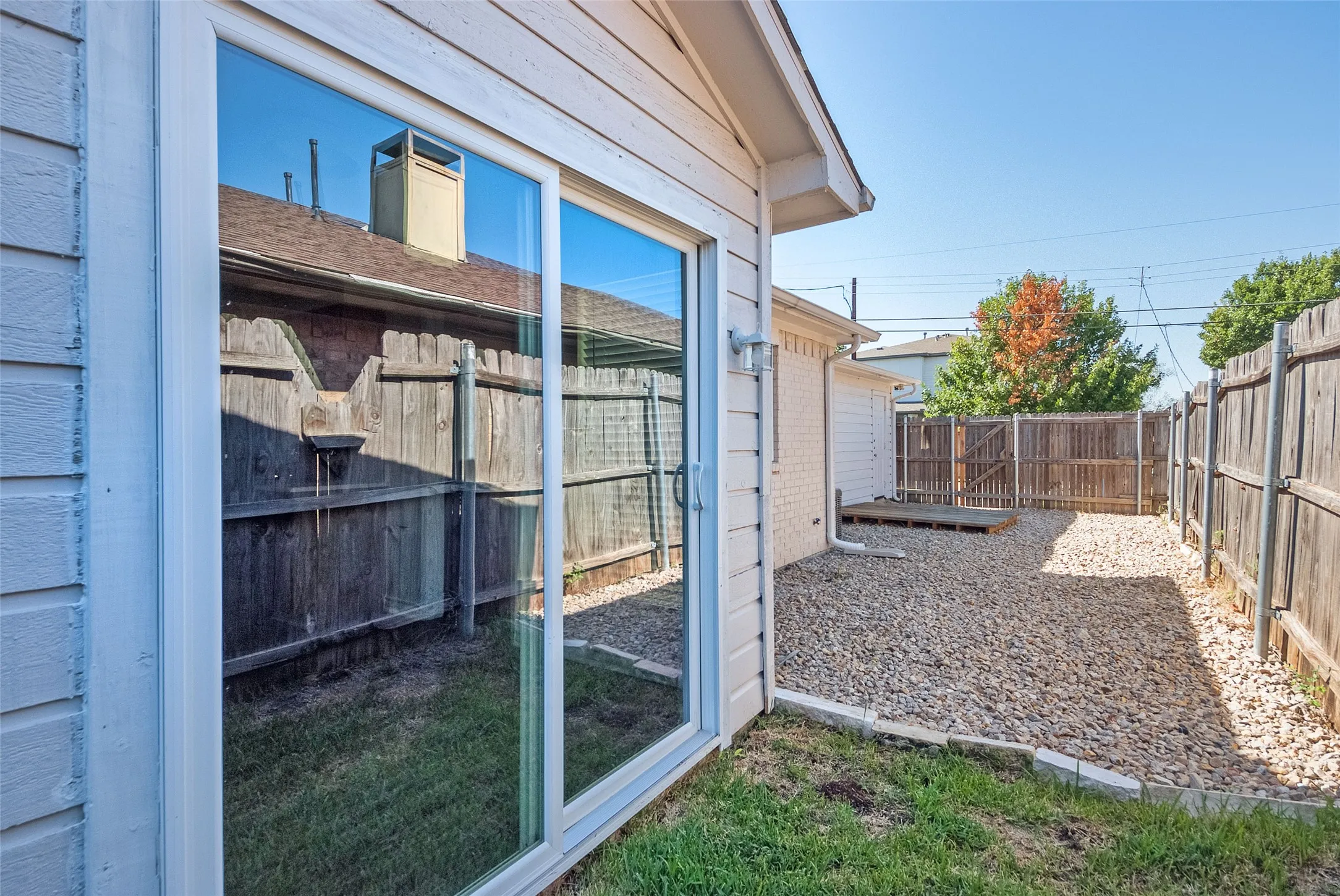 Duplex For Rent in Dallas County , 6490 Argo Street, Dallas, Texas 75214, 2 Bedroom, 2 Bathroom, 1 Garage spaces, 1,090 Sqft, built in 1983, mls#21402692, Real Estate Agent in Dallas, Homes For Rent in Dallas county, Homes For Rent in Dallas, Realtor in Dallas Texas, Real Estate Brokerage Independent Realty Texas, Luminita Cordes Realtor
