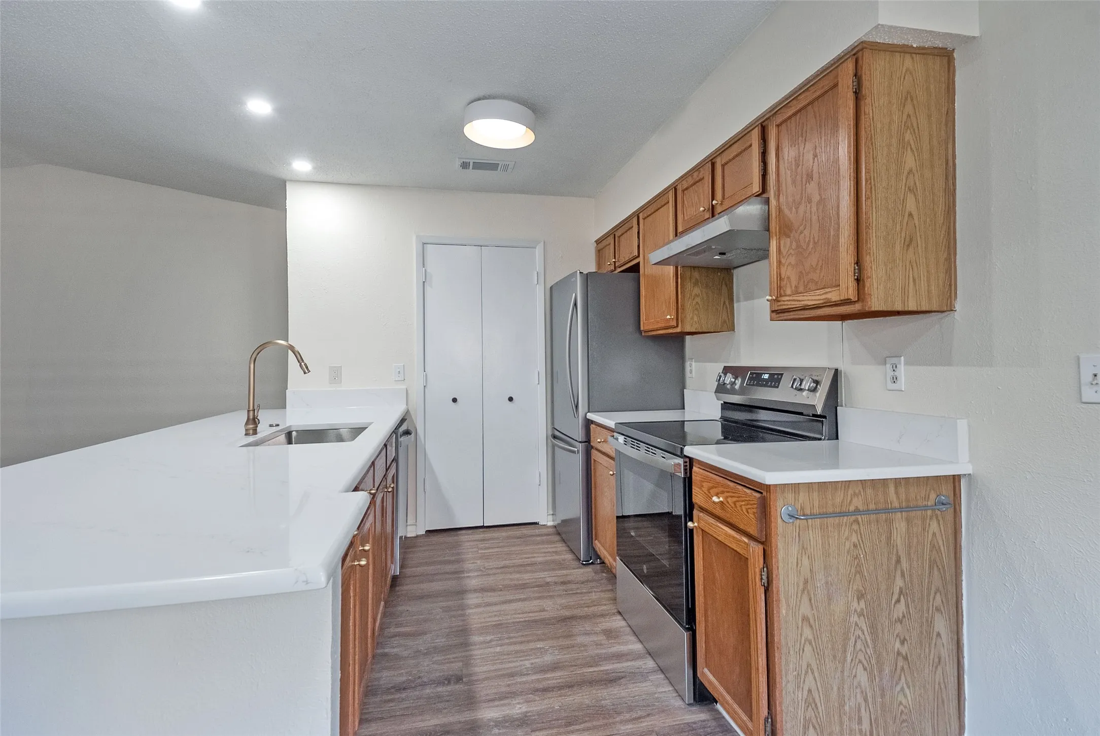 Duplex For Rent in Dallas County , 6490 Argo Street, Dallas, Texas 75214, 2 Bedroom, 2 Bathroom, 1 Garage spaces, 1,090 Sqft, built in 1983, mls#21402692, Real Estate Agent in Dallas, Homes For Rent in Dallas county, Homes For Rent in Dallas, Realtor in Dallas Texas, Real Estate Brokerage Independent Realty Texas, Luminita Cordes Realtor