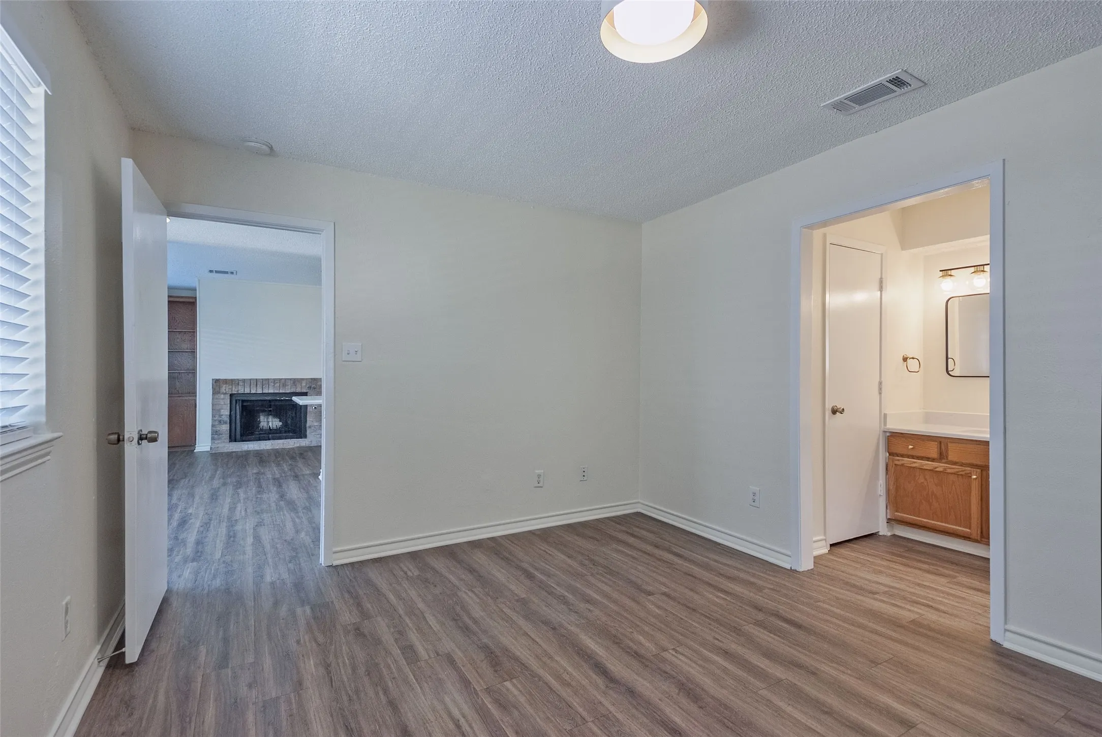 Duplex For Rent in Dallas County , 6490 Argo Street, Dallas, Texas 75214, 2 Bedroom, 2 Bathroom, 1 Garage spaces, 1,090 Sqft, built in 1983, mls#21402692, Real Estate Agent in Dallas, Homes For Rent in Dallas county, Homes For Rent in Dallas, Realtor in Dallas Texas, Real Estate Brokerage Independent Realty Texas, Luminita Cordes Realtor
