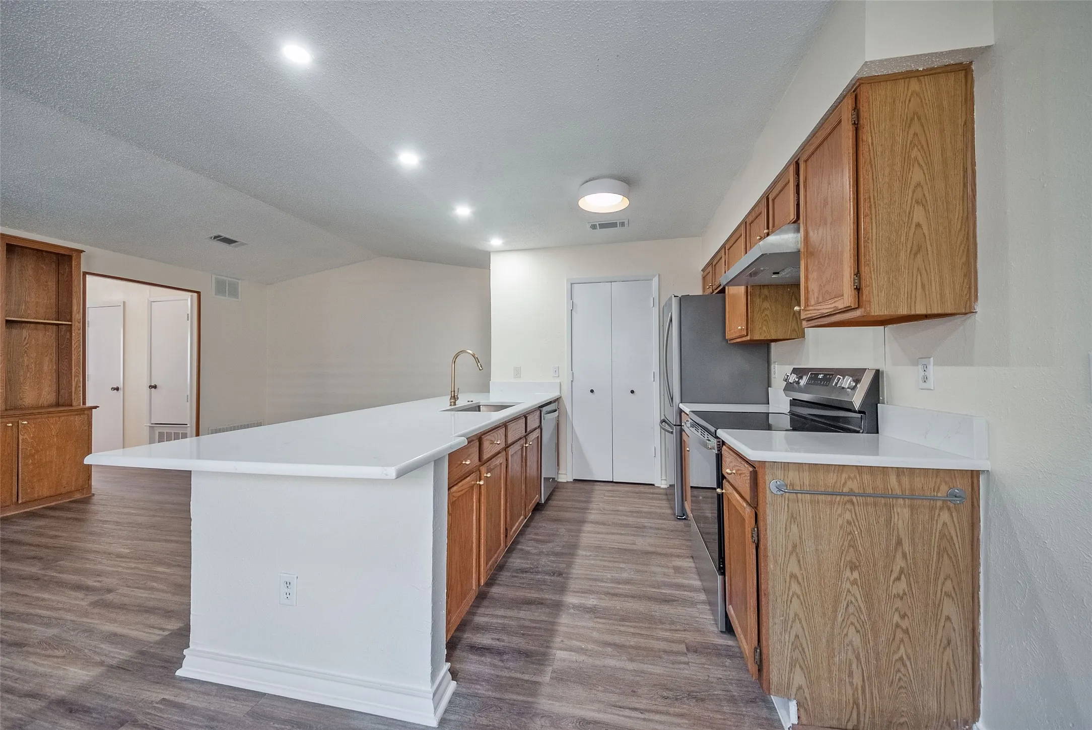 Duplex For Rent in Dallas County , 6490 Argo Street, Dallas, Texas 75214, 2 Bedroom, 2 Bathroom, 1 Garage spaces, 1,090 Sqft, built in 1983, mls#21402692, Real Estate Agent in Dallas, Homes For Rent in Dallas county, Homes For Rent in Dallas, Realtor in Dallas Texas, Real Estate Brokerage Independent Realty Texas, Luminita Cordes Realtor
