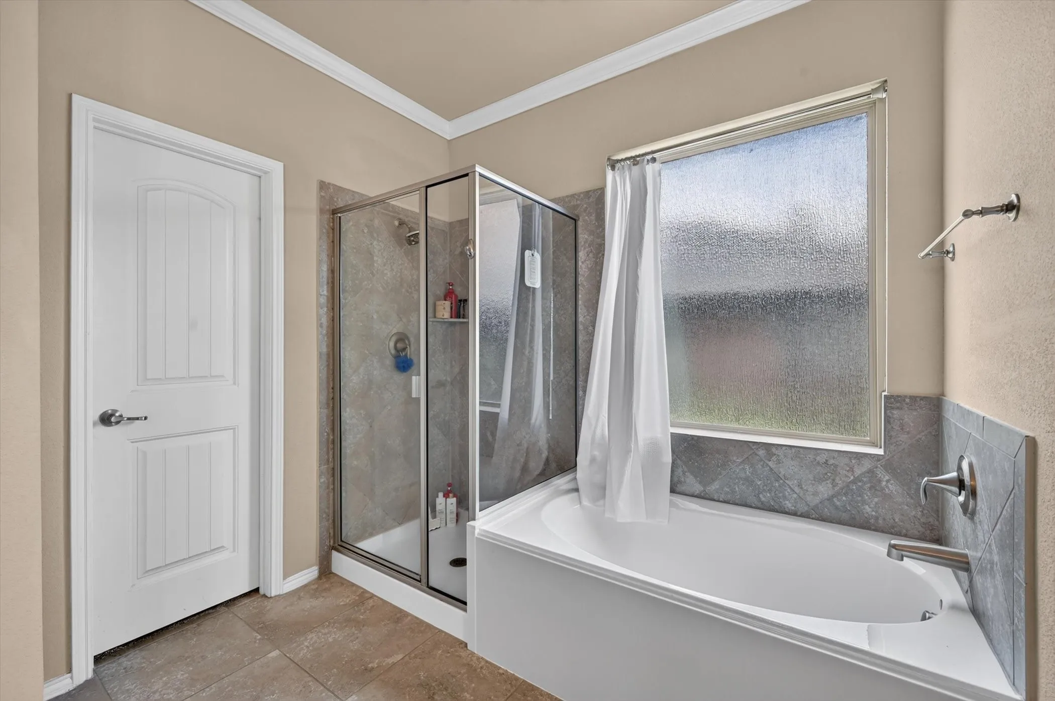 Single Family Residence For Sale in Tarrant County , 1332 Foxglove Lane, Burleson, Texas 76028, 5 Bedroom, 3 Bathroom, 2 Garage spaces, 2,942 Sqft, built in 2016, mls#21402681, Real Estate Agent in Burleson, Homes For Sale in Tarrant county, Homes For Sale in Burleson, Realtor in Burleson Texas, Real Estate Brokerage Independent Realty Texas, Luminita Cordes Realtor