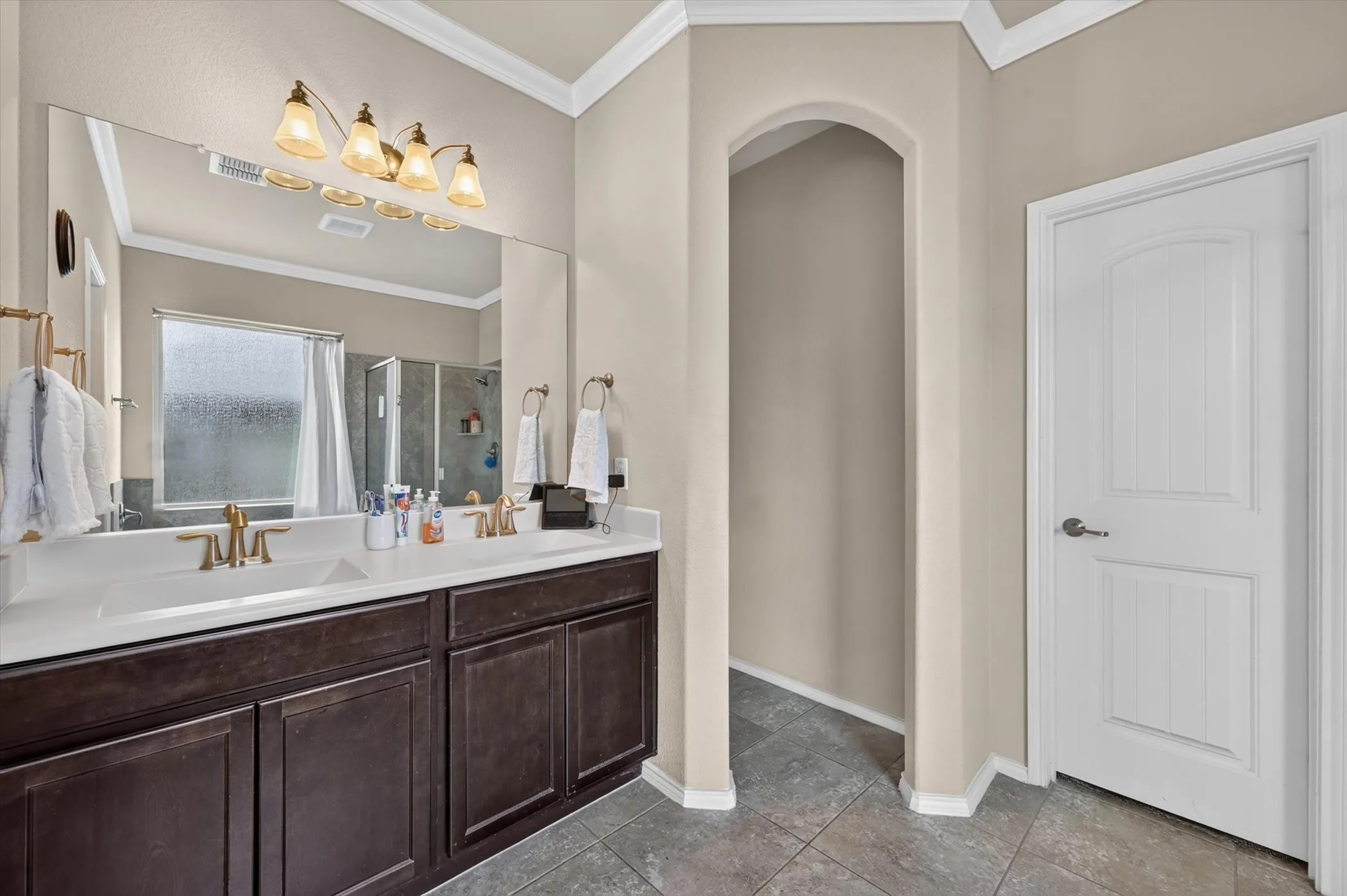 Single Family Residence For Sale in Tarrant County , 1332 Foxglove Lane, Burleson, Texas 76028, 5 Bedroom, 3 Bathroom, 2 Garage spaces, 2,942 Sqft, built in 2016, mls#21402681, Real Estate Agent in Burleson, Homes For Sale in Tarrant county, Homes For Sale in Burleson, Realtor in Burleson Texas, Real Estate Brokerage Independent Realty Texas, Luminita Cordes Realtor
