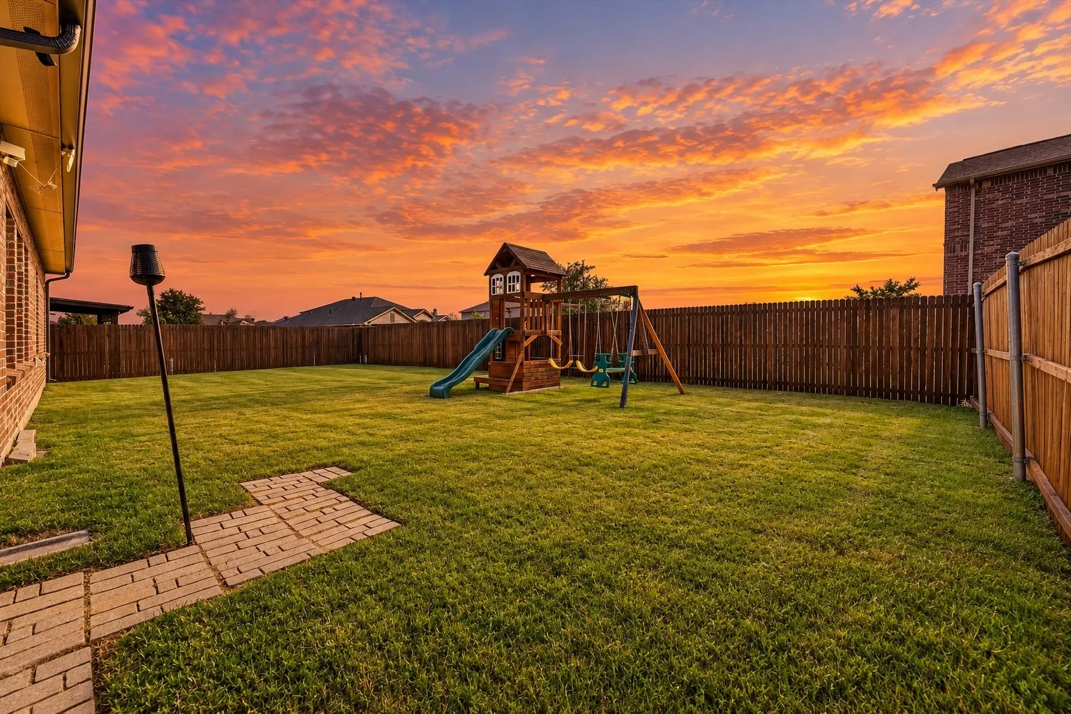 Single Family Residence For Sale in Tarrant County , 1332 Foxglove Lane, Burleson, Texas 76028, 5 Bedroom, 3 Bathroom, 2 Garage spaces, 2,942 Sqft, built in 2016, mls#21402681, Real Estate Agent in Burleson, Homes For Sale in Tarrant county, Homes For Sale in Burleson, Realtor in Burleson Texas, Real Estate Brokerage Independent Realty Texas, Luminita Cordes Realtor