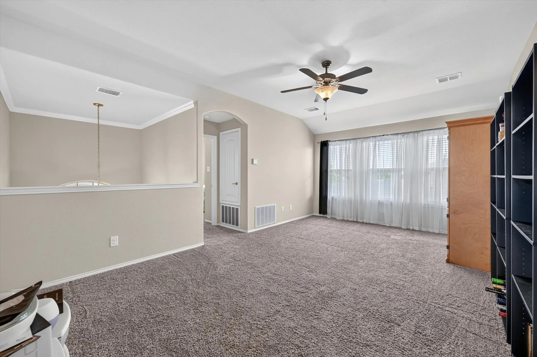 Single Family Residence For Sale in Tarrant County , 1332 Foxglove Lane, Burleson, Texas 76028, 5 Bedroom, 3 Bathroom, 2 Garage spaces, 2,942 Sqft, built in 2016, mls#21402681, Real Estate Agent in Burleson, Homes For Sale in Tarrant county, Homes For Sale in Burleson, Realtor in Burleson Texas, Real Estate Brokerage Independent Realty Texas, Luminita Cordes Realtor