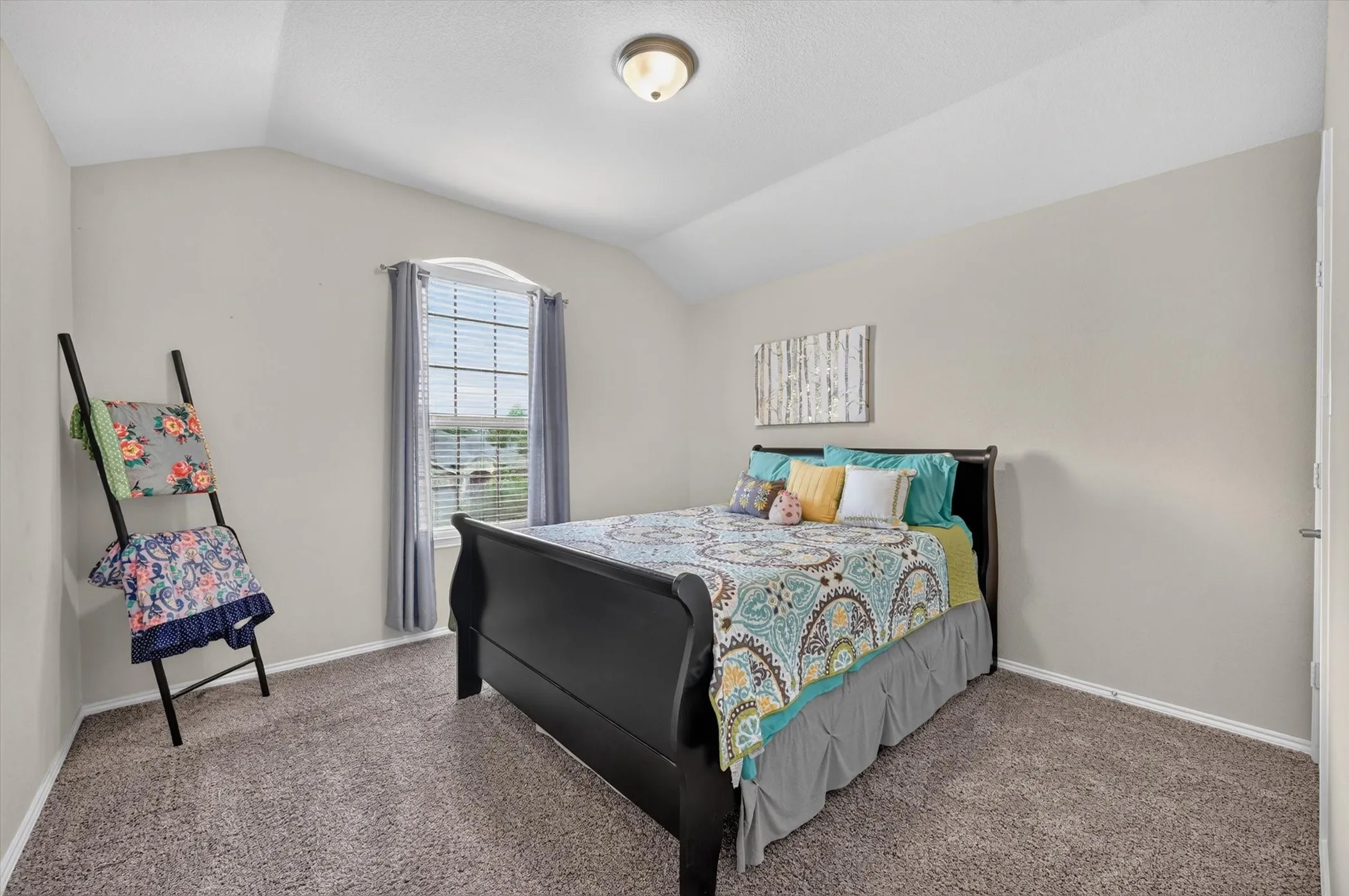 Single Family Residence For Sale in Tarrant County , 1332 Foxglove Lane, Burleson, Texas 76028, 5 Bedroom, 3 Bathroom, 2 Garage spaces, 2,942 Sqft, built in 2016, mls#21402681, Real Estate Agent in Burleson, Homes For Sale in Tarrant county, Homes For Sale in Burleson, Realtor in Burleson Texas, Real Estate Brokerage Independent Realty Texas, Luminita Cordes Realtor