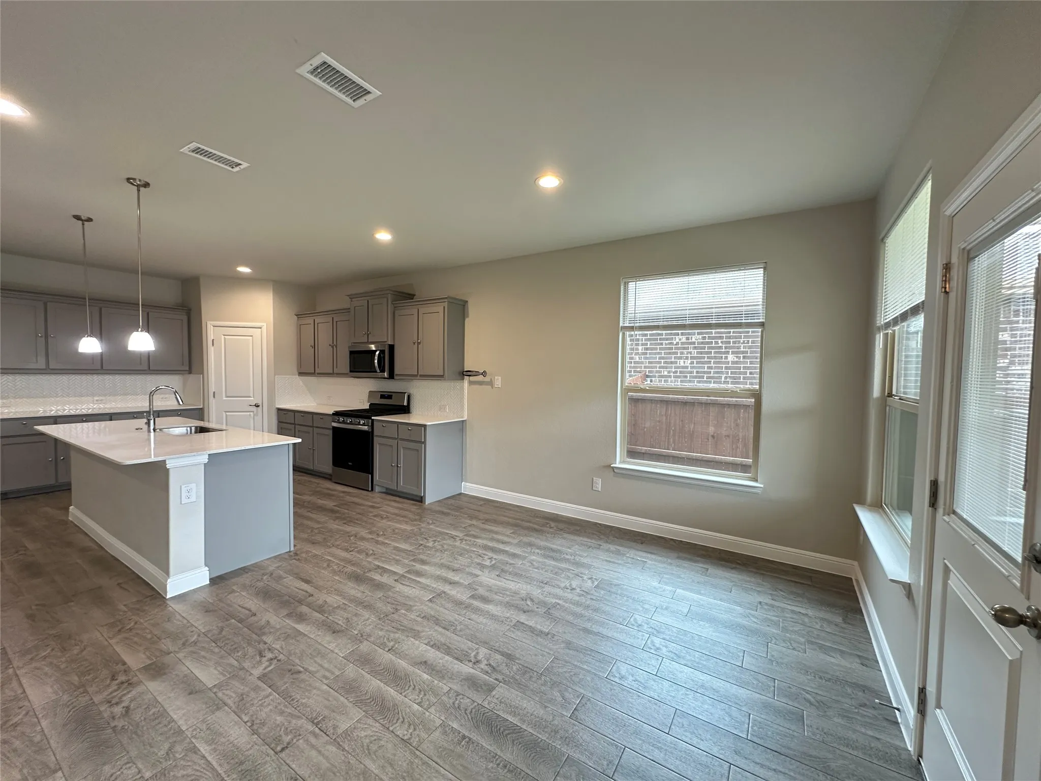 Single Family Residence For Rent in Denton County , 717 Shepperton Way, Fort Worth, Texas 76247, 4 Bedroom, 2 Bathroom, 2 Garage spaces, 2,010 Sqft, built in 2022, mls#21402560, Real Estate Agent in Fort Worth, Homes For Rent in Denton county, Homes For Rent in Fort Worth, Realtor in Fort Worth Texas, Real Estate Brokerage Independent Realty Texas, Luminita Cordes Realtor