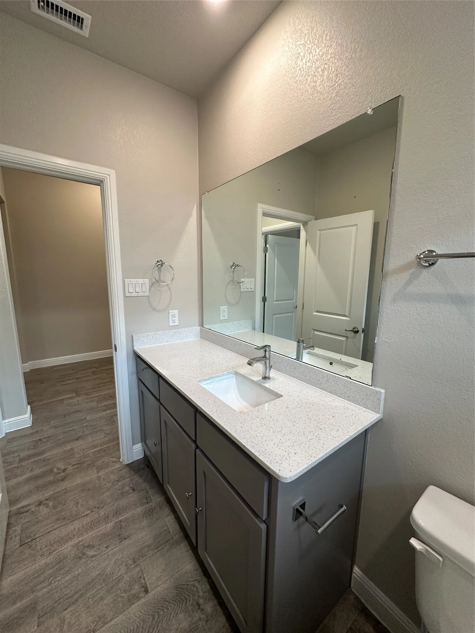 Single Family Residence For Rent in Denton County , 717 Shepperton Way, Fort Worth, Texas 76247, 4 Bedroom, 2 Bathroom, 2 Garage spaces, 2,010 Sqft, built in 2022, mls#21402560, Real Estate Agent in Fort Worth, Homes For Rent in Denton county, Homes For Rent in Fort Worth, Realtor in Fort Worth Texas, Real Estate Brokerage Independent Realty Texas, Luminita Cordes Realtor