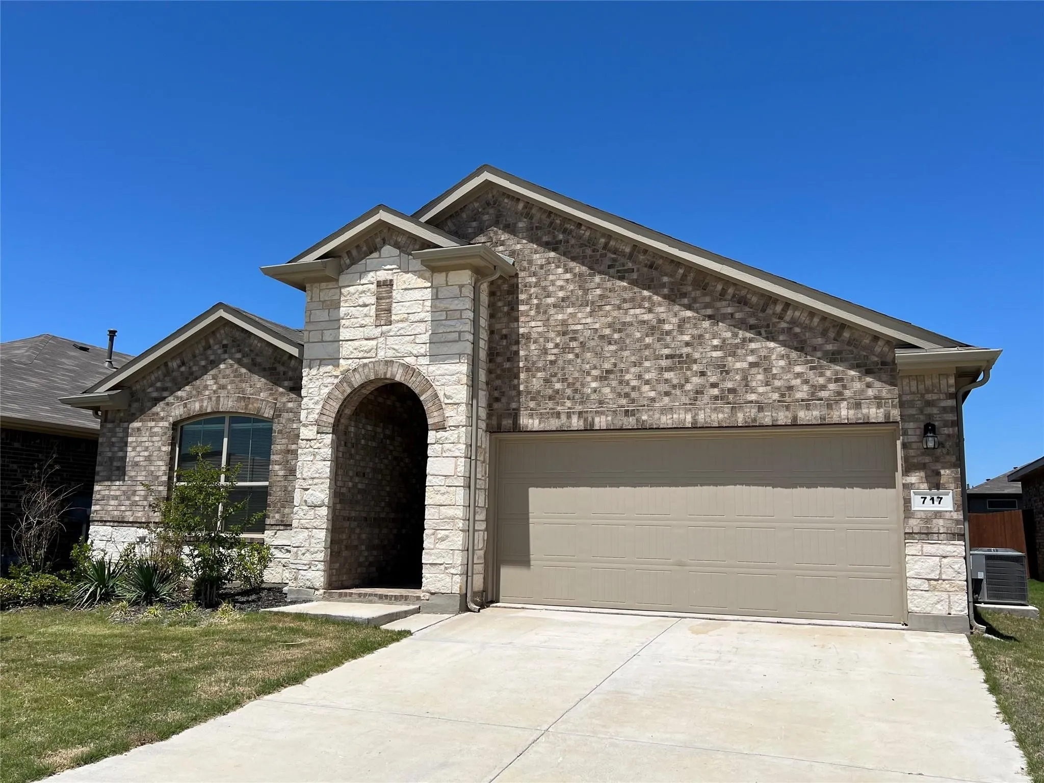 Single Family Residence For Rent in Denton County , 717 Shepperton Way, Fort Worth, Texas 76247, 4 Bedroom, 2 Bathroom, 2 Garage spaces, 2,010 Sqft, built in 2022, mls#21402560, Real Estate Agent in Fort Worth, Homes For Rent in Denton county, Homes For Rent in Fort Worth, Realtor in Fort Worth Texas, Real Estate Brokerage Independent Realty Texas, Luminita Cordes Realtor