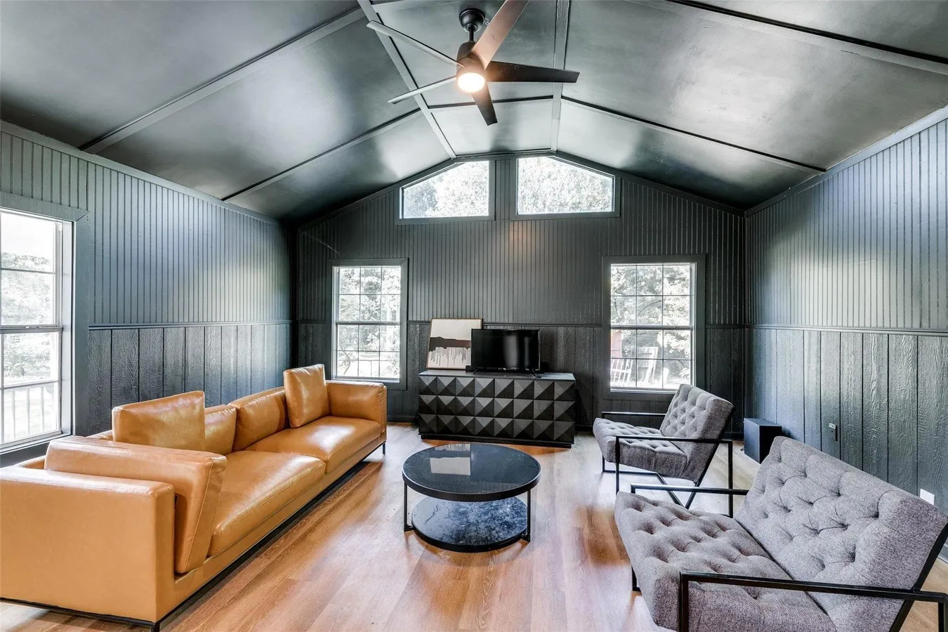 Single Family Residence For Rent in Henderson County , 722 1/2 S Prarieville, Athens, Texas 75751, 2 Bedroom, 1 Bathroom, Garage spaces, 1,043 Sqft, built in 1951, mls#21402722, Real Estate Agent in Athens, Homes For Rent in Henderson county, Homes For Rent in Athens, Realtor in Athens Texas, Real Estate Brokerage Independent Realty Texas, Luminita Cordes Realtor
