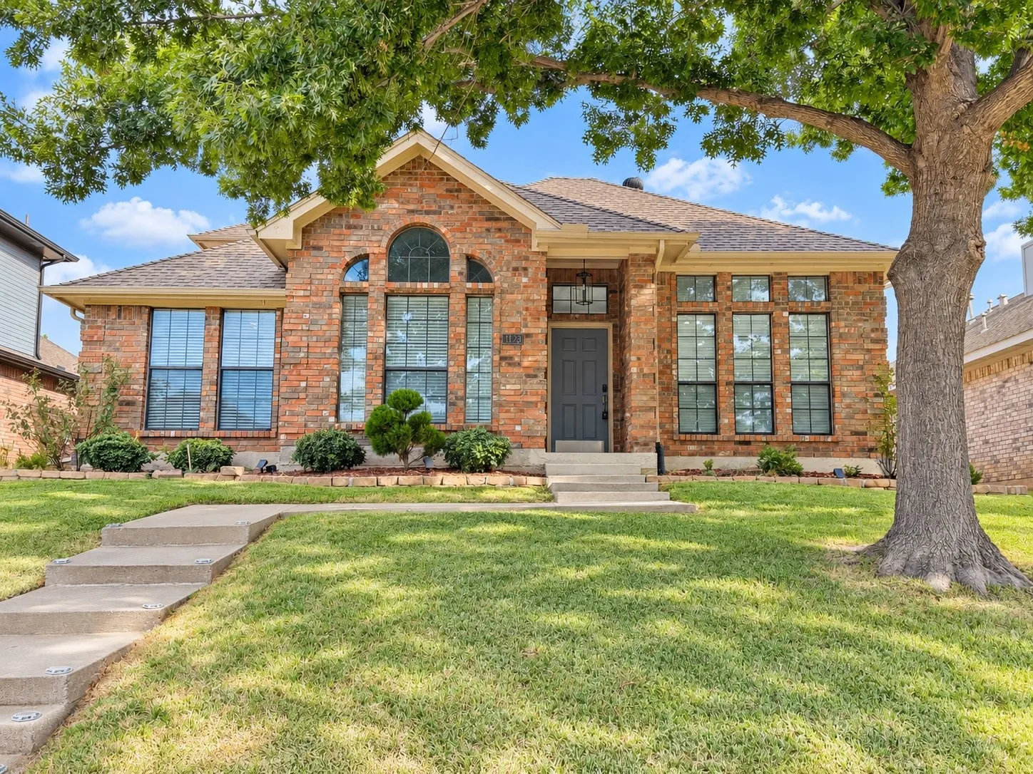 Single Family Residence For Rent in Denton County , 1123 Emily Lane, Carrollton, Texas 75010, 3 Bedroom, 2 Bathroom, 2 Garage spaces, 1,750 Sqft, built in 1991, mls#21402723, Real Estate Agent in Carrollton, Homes For Rent in Denton county, Homes For Rent in Carrollton, Realtor in Carrollton Texas, Real Estate Brokerage Independent Realty Texas, Luminita Cordes Realtor