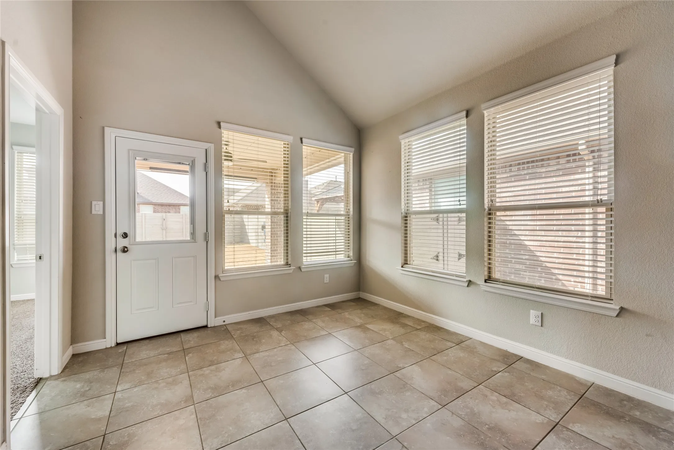 Single Family Residence For Rent in Denton County , 905 Dove Cove, Argyle, Texas 76226, 4 Bedroom, 3 Bathroom, 2 Garage spaces, 1,813 Sqft, built in 2018, mls#21401553, Real Estate Agent in Argyle, Homes For Rent in Denton county, Homes For Rent in Argyle, Realtor in Argyle Texas, Real Estate Brokerage Independent Realty Texas, Luminita Cordes Realtor