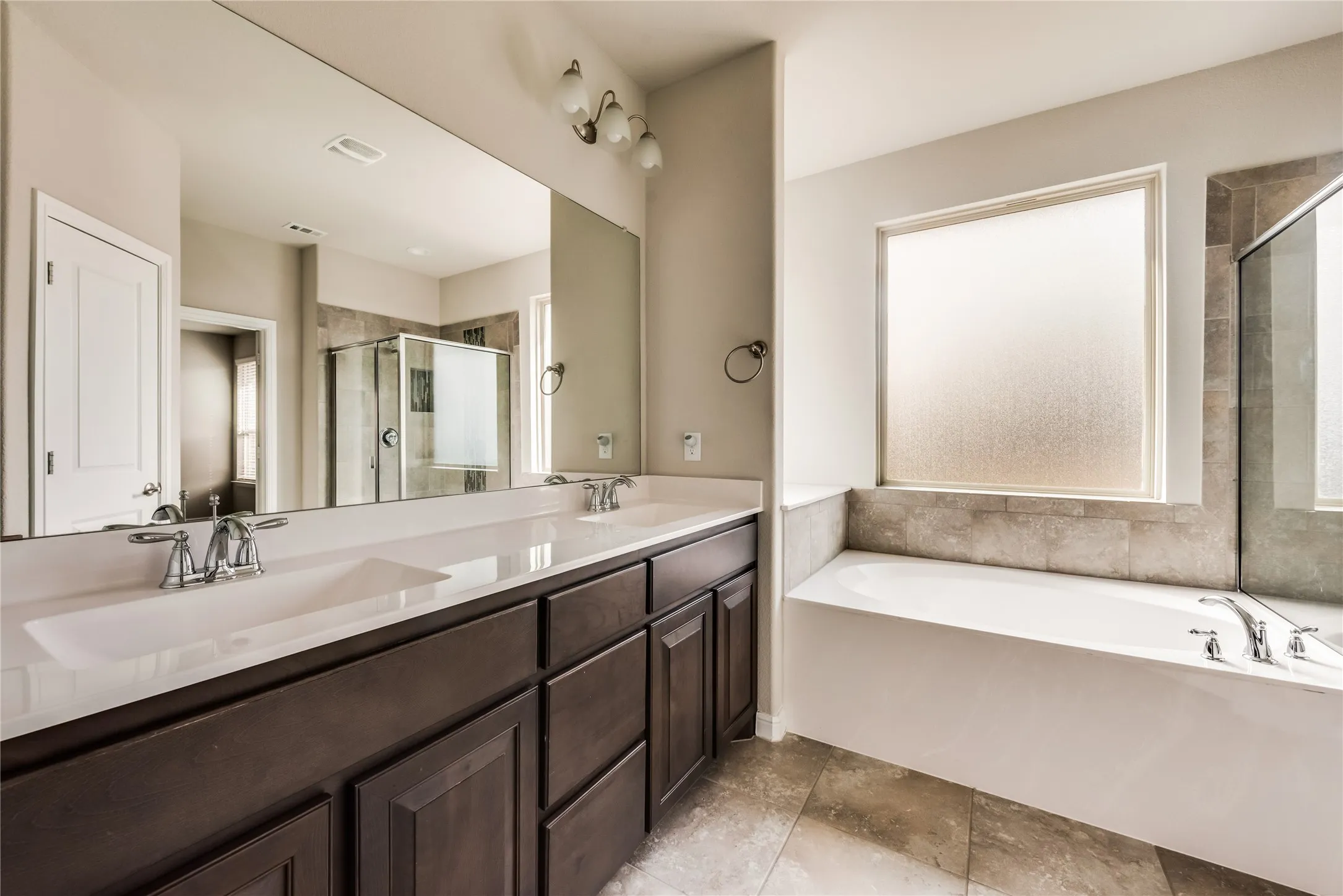 Single Family Residence For Rent in Denton County , 905 Dove Cove, Argyle, Texas 76226, 4 Bedroom, 3 Bathroom, 2 Garage spaces, 1,813 Sqft, built in 2018, mls#21401553, Real Estate Agent in Argyle, Homes For Rent in Denton county, Homes For Rent in Argyle, Realtor in Argyle Texas, Real Estate Brokerage Independent Realty Texas, Luminita Cordes Realtor