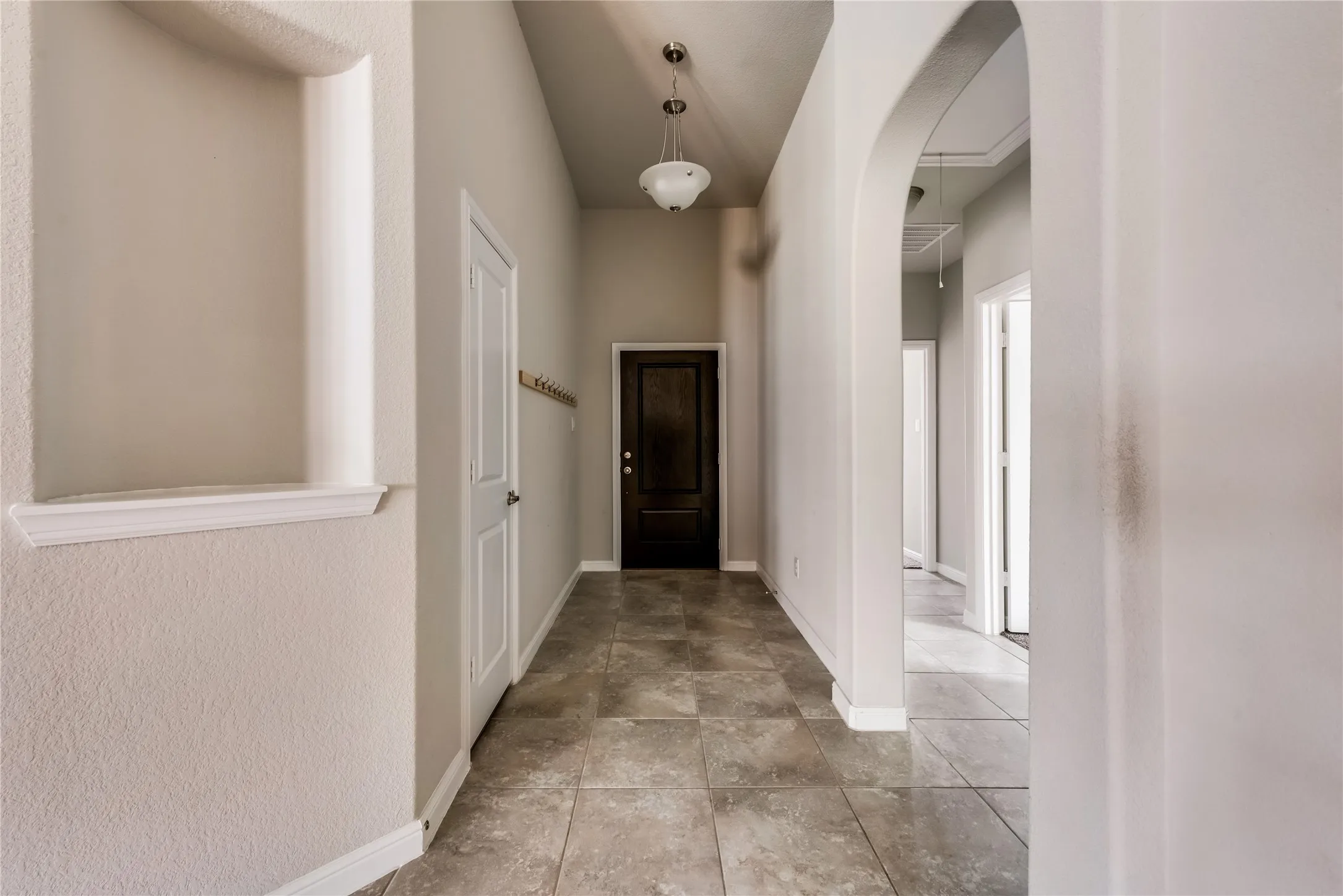 Single Family Residence For Rent in Denton County , 905 Dove Cove, Argyle, Texas 76226, 4 Bedroom, 3 Bathroom, 2 Garage spaces, 1,813 Sqft, built in 2018, mls#21401553, Real Estate Agent in Argyle, Homes For Rent in Denton county, Homes For Rent in Argyle, Realtor in Argyle Texas, Real Estate Brokerage Independent Realty Texas, Luminita Cordes Realtor