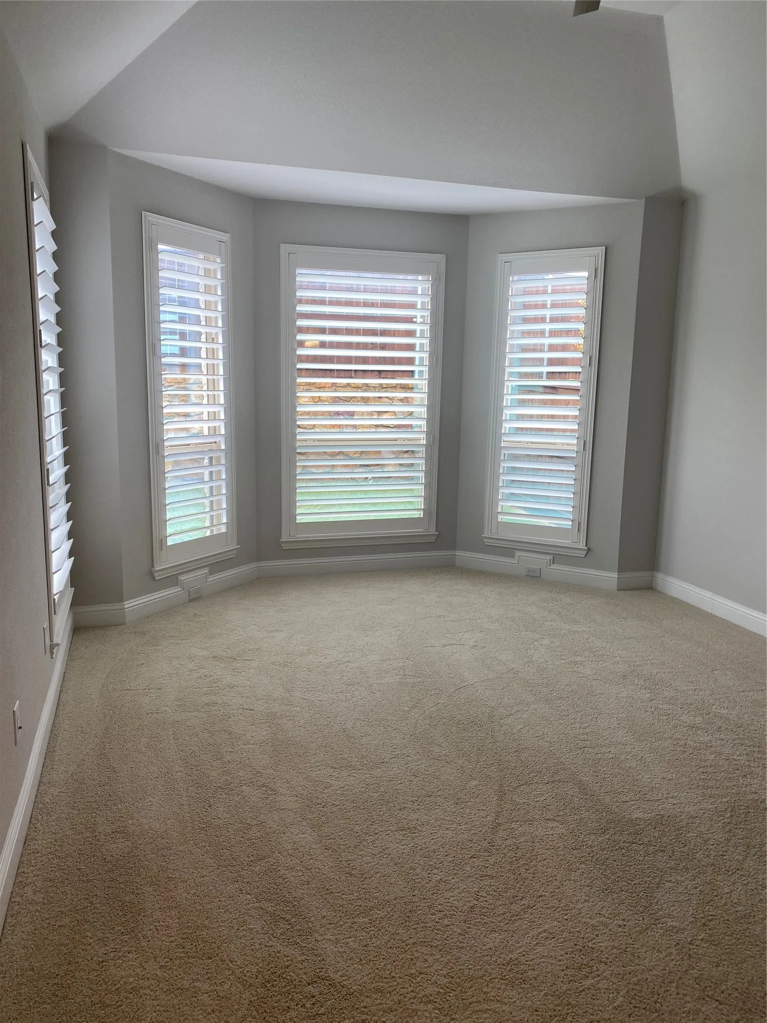Single Family Residence For Rent in Johnson County , 409 Caddo Ridge Lane, Mansfield, Texas 76063, 5 Bedroom, 5 Bathroom, 3 Garage spaces, 3,077 Sqft, built in 2023, mls#21402719, Real Estate Agent in Mansfield, Homes For Rent in Johnson county, Homes For Rent in Mansfield, Realtor in Mansfield Texas, Real Estate Brokerage Independent Realty Texas, Luminita Cordes Realtor