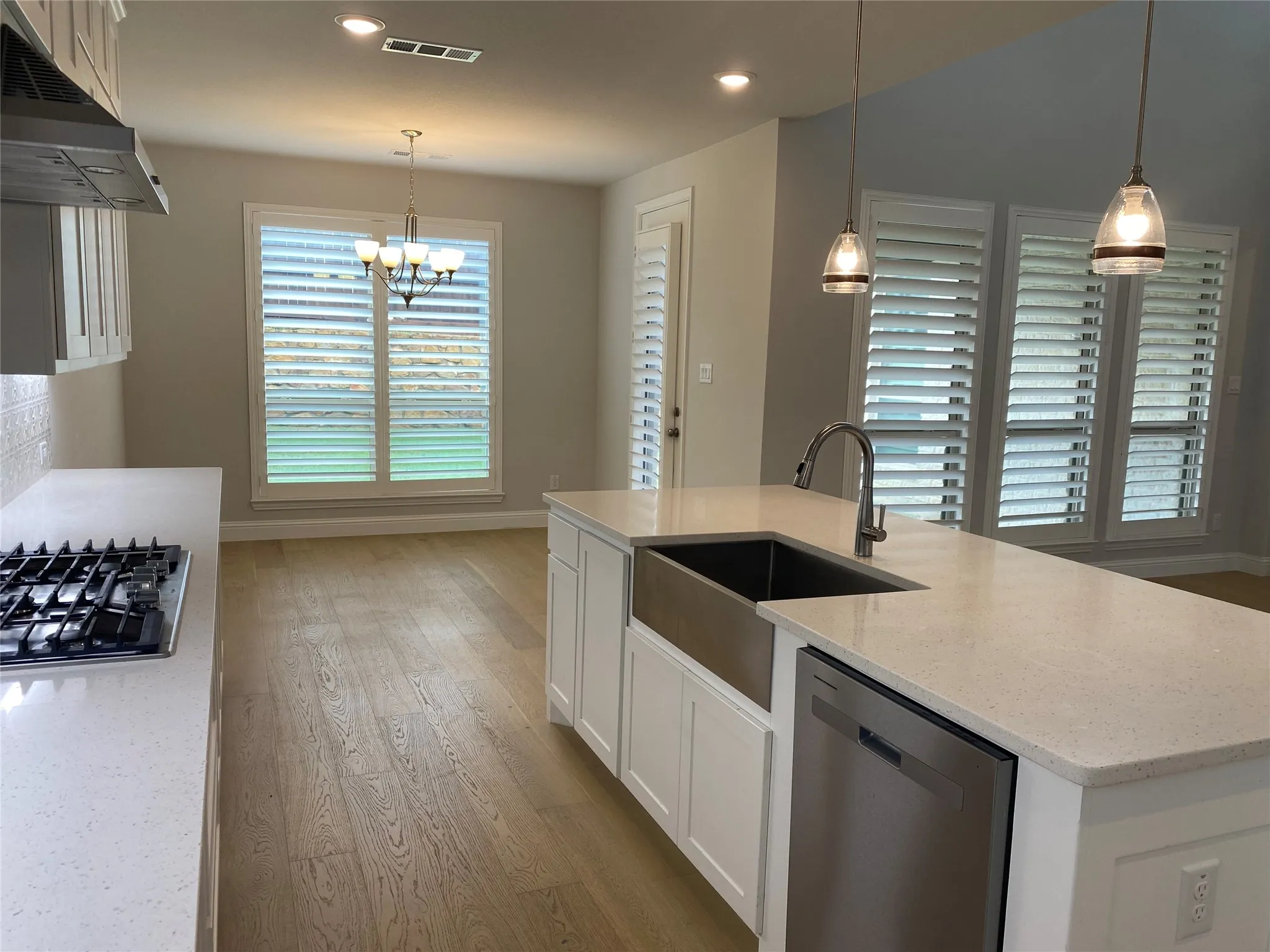 Single Family Residence For Rent in Johnson County , 409 Caddo Ridge Lane, Mansfield, Texas 76063, 5 Bedroom, 5 Bathroom, 3 Garage spaces, 3,077 Sqft, built in 2023, mls#21402719, Real Estate Agent in Mansfield, Homes For Rent in Johnson county, Homes For Rent in Mansfield, Realtor in Mansfield Texas, Real Estate Brokerage Independent Realty Texas, Luminita Cordes Realtor