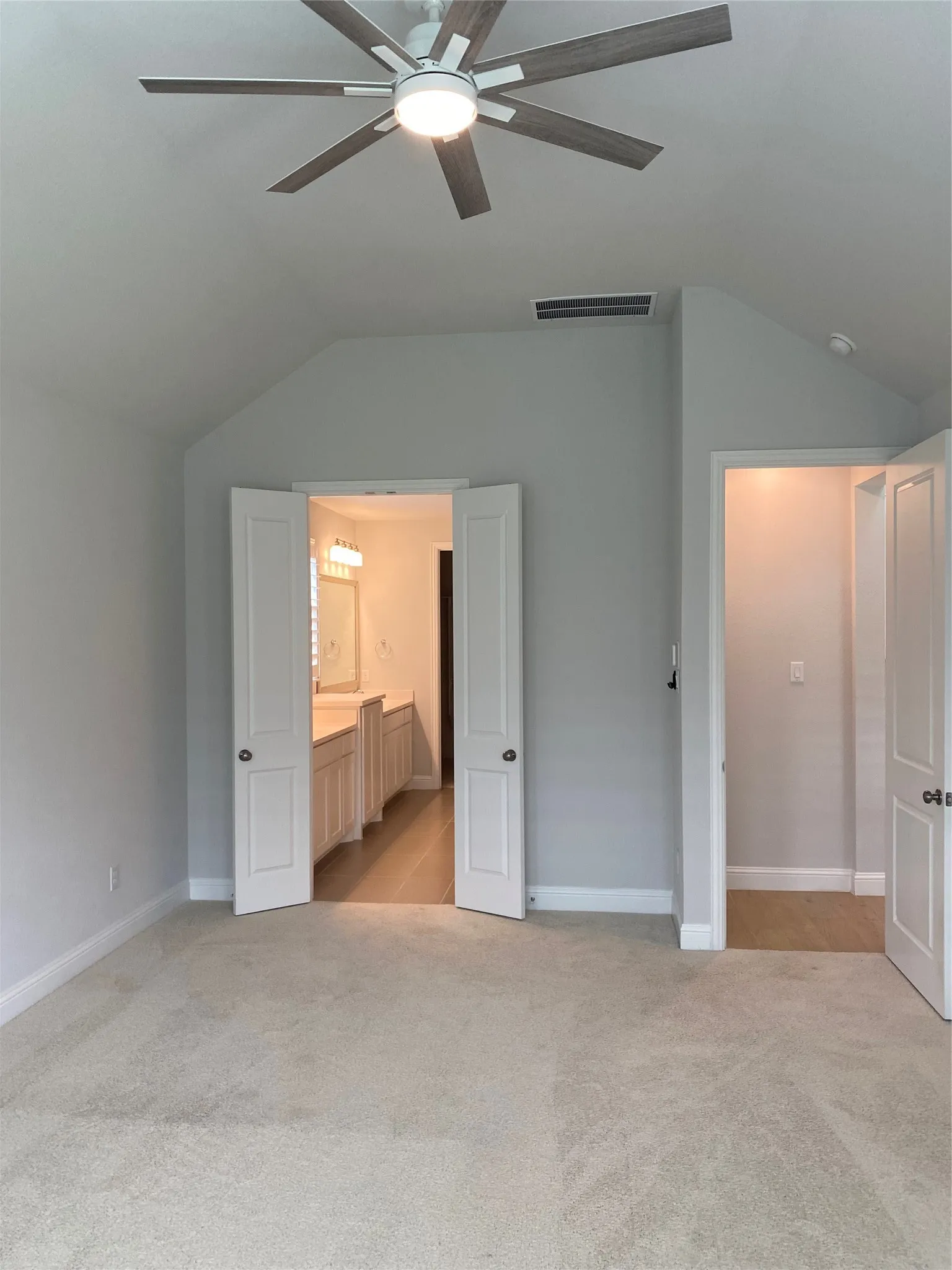 Single Family Residence For Rent in Johnson County , 409 Caddo Ridge Lane, Mansfield, Texas 76063, 5 Bedroom, 5 Bathroom, 3 Garage spaces, 3,077 Sqft, built in 2023, mls#21402719, Real Estate Agent in Mansfield, Homes For Rent in Johnson county, Homes For Rent in Mansfield, Realtor in Mansfield Texas, Real Estate Brokerage Independent Realty Texas, Luminita Cordes Realtor