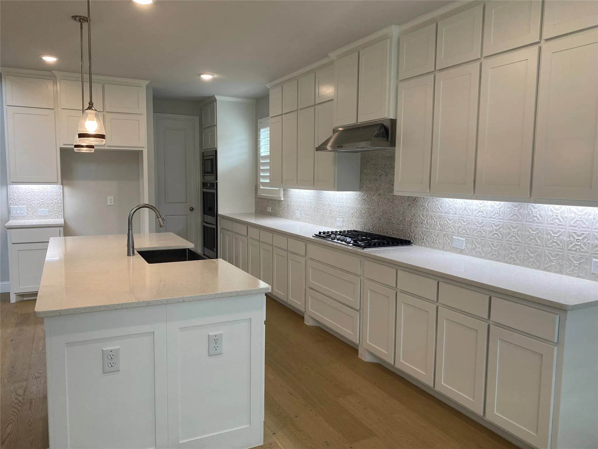 Single Family Residence For Rent in Johnson County , 409 Caddo Ridge Lane, Mansfield, Texas 76063, 5 Bedroom, 5 Bathroom, 3 Garage spaces, 3,077 Sqft, built in 2023, mls#21402719, Real Estate Agent in Mansfield, Homes For Rent in Johnson county, Homes For Rent in Mansfield, Realtor in Mansfield Texas, Real Estate Brokerage Independent Realty Texas, Luminita Cordes Realtor
