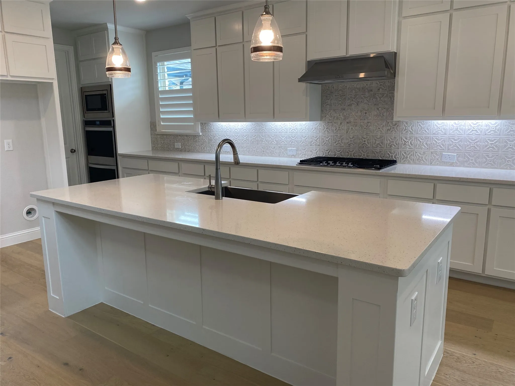 Single Family Residence For Rent in Johnson County , 409 Caddo Ridge Lane, Mansfield, Texas 76063, 5 Bedroom, 5 Bathroom, 3 Garage spaces, 3,077 Sqft, built in 2023, mls#21402719, Real Estate Agent in Mansfield, Homes For Rent in Johnson county, Homes For Rent in Mansfield, Realtor in Mansfield Texas, Real Estate Brokerage Independent Realty Texas, Luminita Cordes Realtor