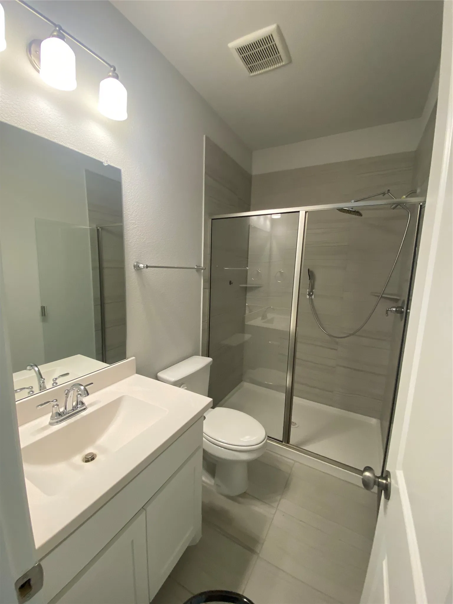 Single Family Residence For Rent in Johnson County , 409 Caddo Ridge Lane, Mansfield, Texas 76063, 5 Bedroom, 5 Bathroom, 3 Garage spaces, 3,077 Sqft, built in 2023, mls#21402719, Real Estate Agent in Mansfield, Homes For Rent in Johnson county, Homes For Rent in Mansfield, Realtor in Mansfield Texas, Real Estate Brokerage Independent Realty Texas, Luminita Cordes Realtor