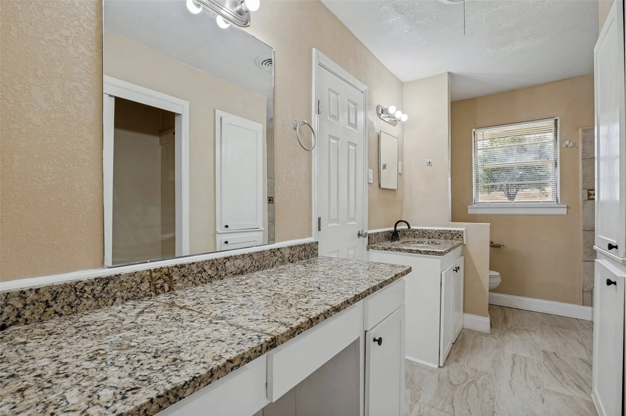 Single Family Residence For Sale in Dallas County , 325 Crescent Drive, Grand Prairie, Texas 75050, 4 Bedroom, 2 Bathroom, 2 Garage spaces, 2,609 Sqft, built in 1957, mls#21402683, Real Estate Agent in Grand Prairie, Homes For Sale in Dallas county, Homes For Sale in Grand Prairie, Realtor in Grand Prairie Texas, Real Estate Brokerage Independent Realty Texas, Luminita Cordes Realtor