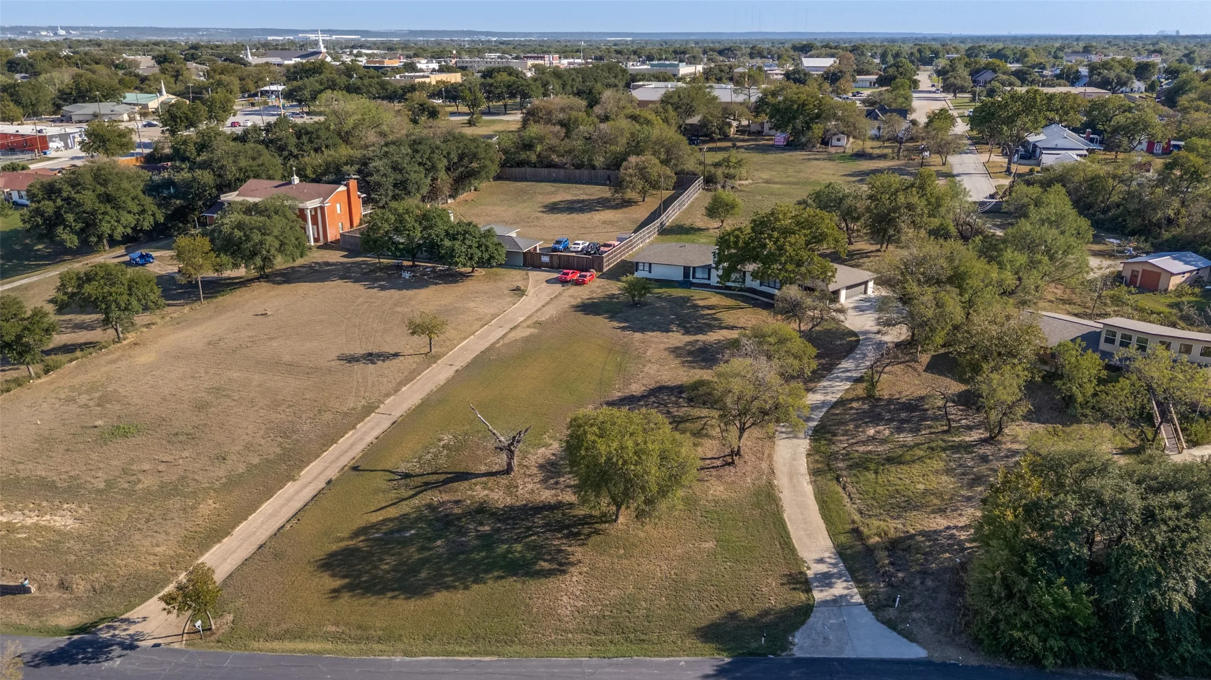 Single Family Residence For Sale in Dallas County , 325 Crescent Drive, Grand Prairie, Texas 75050, 4 Bedroom, 2 Bathroom, 2 Garage spaces, 2,609 Sqft, built in 1957, mls#21402683, Real Estate Agent in Grand Prairie, Homes For Sale in Dallas county, Homes For Sale in Grand Prairie, Realtor in Grand Prairie Texas, Real Estate Brokerage Independent Realty Texas, Luminita Cordes Realtor