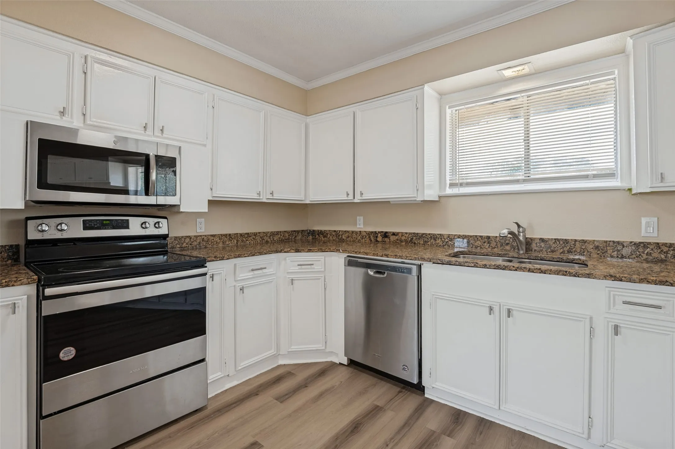 Single Family Residence For Sale in Dallas County , 325 Crescent Drive, Grand Prairie, Texas 75050, 4 Bedroom, 2 Bathroom, 2 Garage spaces, 2,609 Sqft, built in 1957, mls#21402683, Real Estate Agent in Grand Prairie, Homes For Sale in Dallas county, Homes For Sale in Grand Prairie, Realtor in Grand Prairie Texas, Real Estate Brokerage Independent Realty Texas, Luminita Cordes Realtor