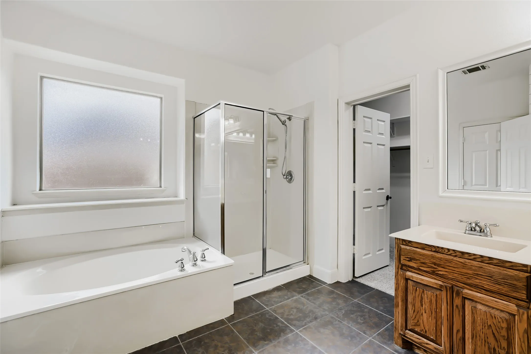 Single Family Residence For Sale in Denton County , 116 Crooked Cove, Argyle, Texas 76226, 4 Bedroom, 3 Bathroom, 2 Garage spaces, 3,323 Sqft, built in 2007, mls#21401397, Real Estate Agent in Argyle, Homes For Sale in Denton county, Homes For Sale in Argyle, Realtor in Argyle Texas, Real Estate Brokerage Independent Realty Texas, Luminita Cordes Realtor