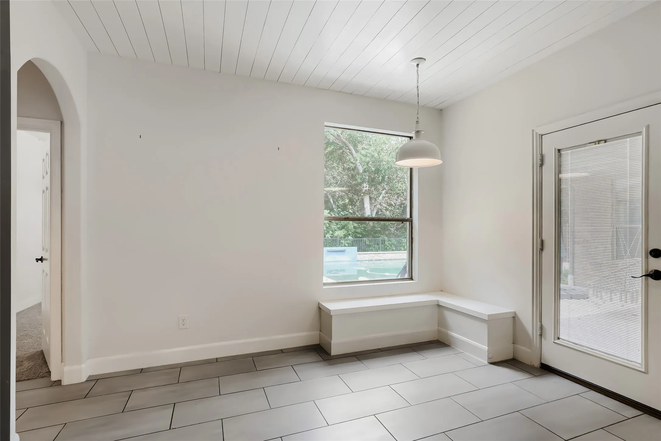 Single Family Residence For Sale in Denton County , 116 Crooked Cove, Argyle, Texas 76226, 4 Bedroom, 3 Bathroom, 2 Garage spaces, 3,323 Sqft, built in 2007, mls#21401397, Real Estate Agent in Argyle, Homes For Sale in Denton county, Homes For Sale in Argyle, Realtor in Argyle Texas, Real Estate Brokerage Independent Realty Texas, Luminita Cordes Realtor