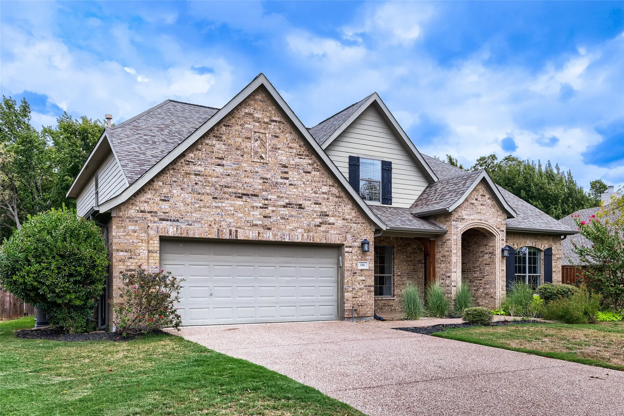 Single Family Residence For Sale in Denton County , 116 Crooked Cove, Argyle, Texas 76226, 4 Bedroom, 3 Bathroom, 2 Garage spaces, 3,323 Sqft, built in 2007, mls#21401397, Real Estate Agent in Argyle, Homes For Sale in Denton county, Homes For Sale in Argyle, Realtor in Argyle Texas, Real Estate Brokerage Independent Realty Texas, Luminita Cordes Realtor