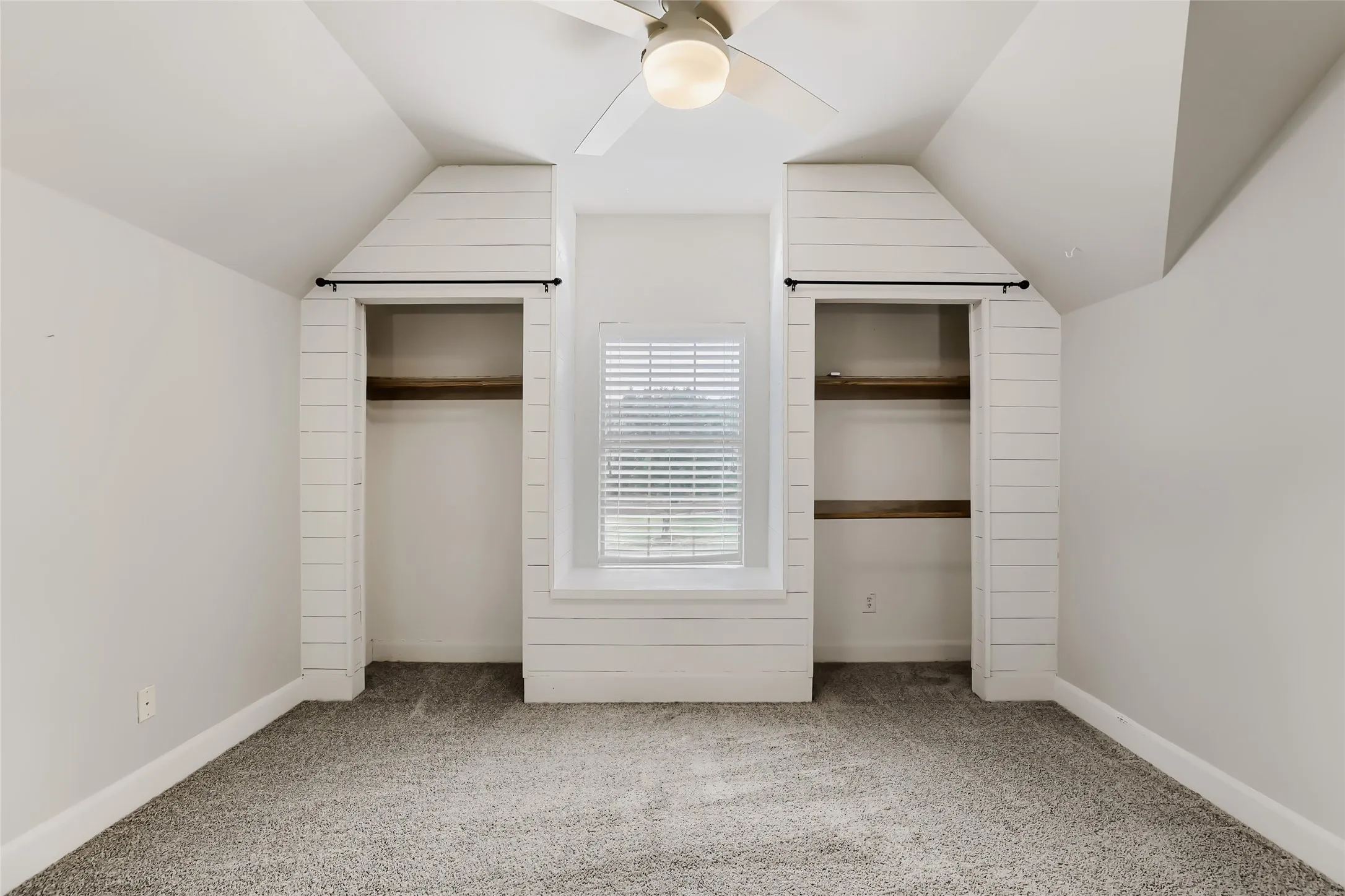 Single Family Residence For Sale in Denton County , 116 Crooked Cove, Argyle, Texas 76226, 4 Bedroom, 3 Bathroom, 2 Garage spaces, 3,323 Sqft, built in 2007, mls#21401397, Real Estate Agent in Argyle, Homes For Sale in Denton county, Homes For Sale in Argyle, Realtor in Argyle Texas, Real Estate Brokerage Independent Realty Texas, Luminita Cordes Realtor