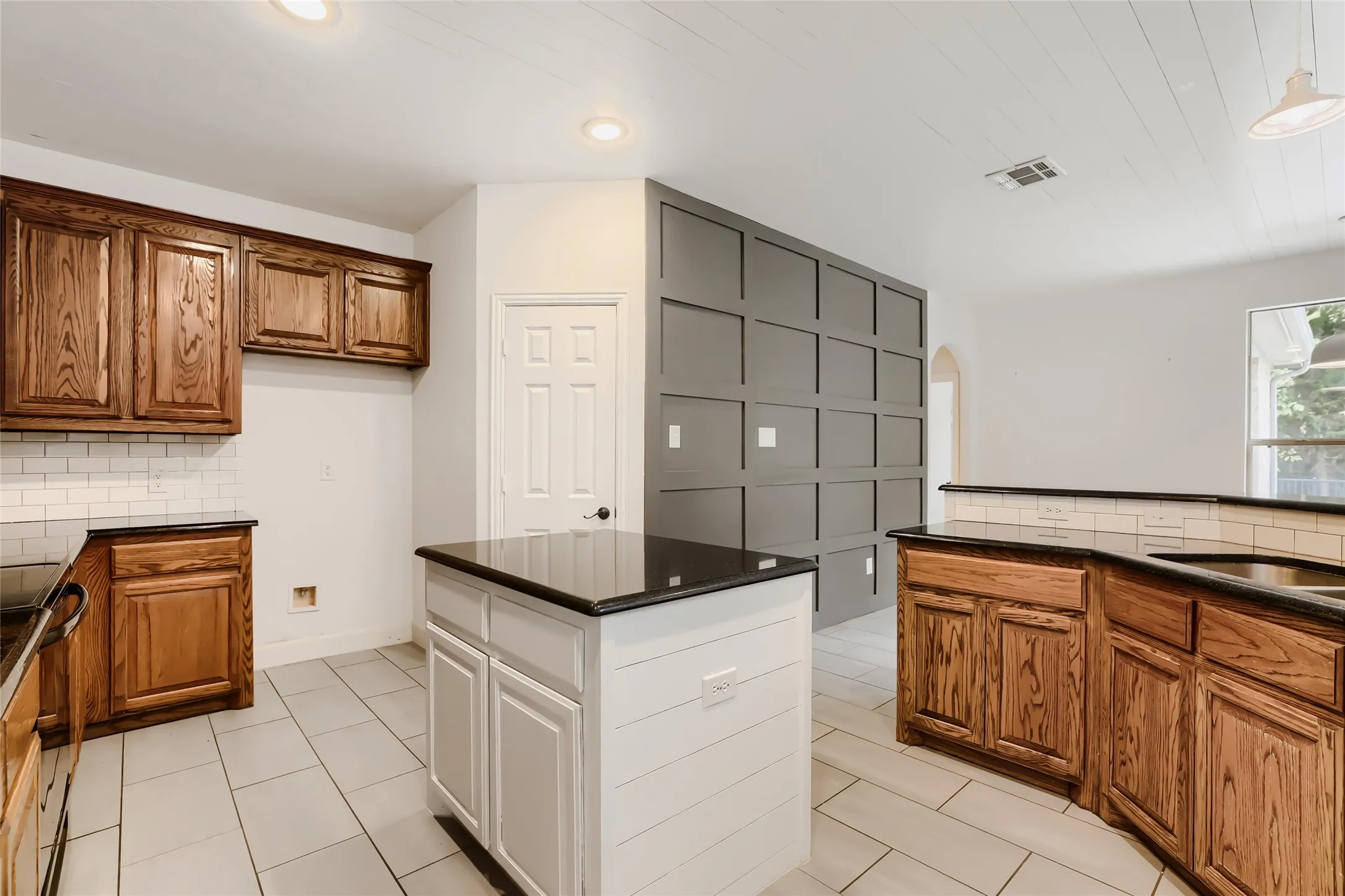 Single Family Residence For Sale in Denton County , 116 Crooked Cove, Argyle, Texas 76226, 4 Bedroom, 3 Bathroom, 2 Garage spaces, 3,323 Sqft, built in 2007, mls#21401397, Real Estate Agent in Argyle, Homes For Sale in Denton county, Homes For Sale in Argyle, Realtor in Argyle Texas, Real Estate Brokerage Independent Realty Texas, Luminita Cordes Realtor